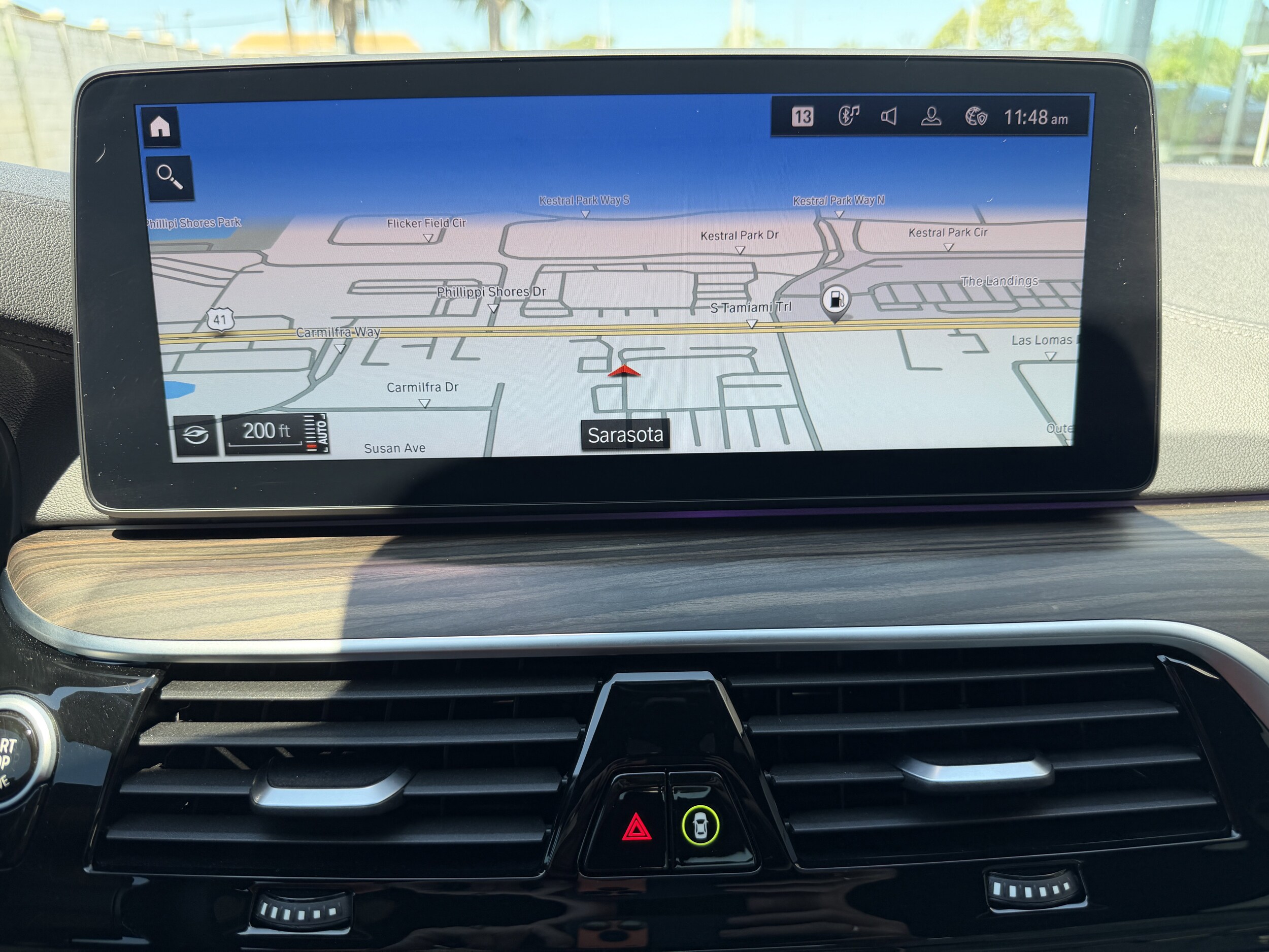 2022 BMW 5 Series M550i - Photo 28