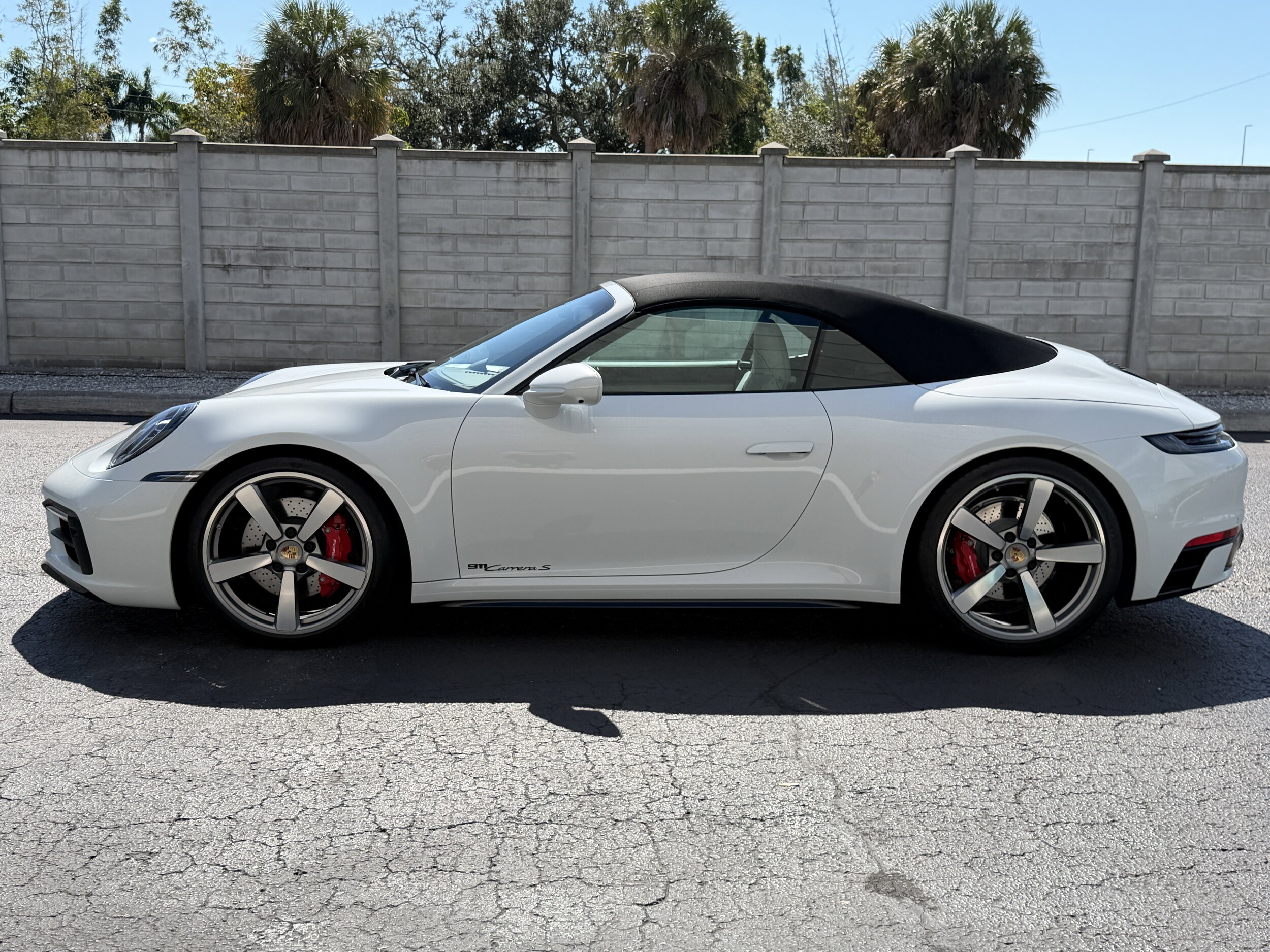 2022 Porsche 911 S Cabriolet photo 2