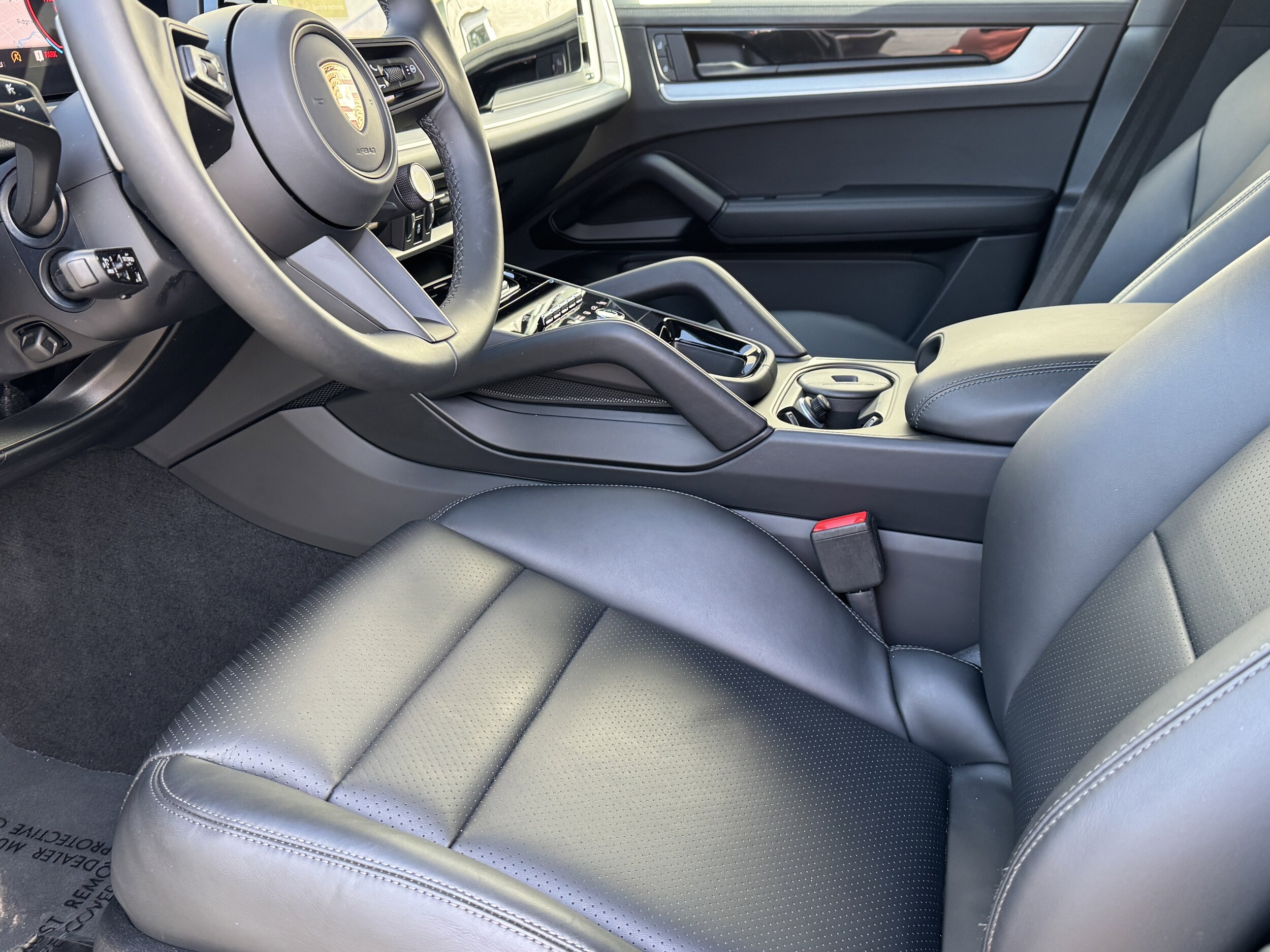 2025 Porsche Cayenne photo 4
