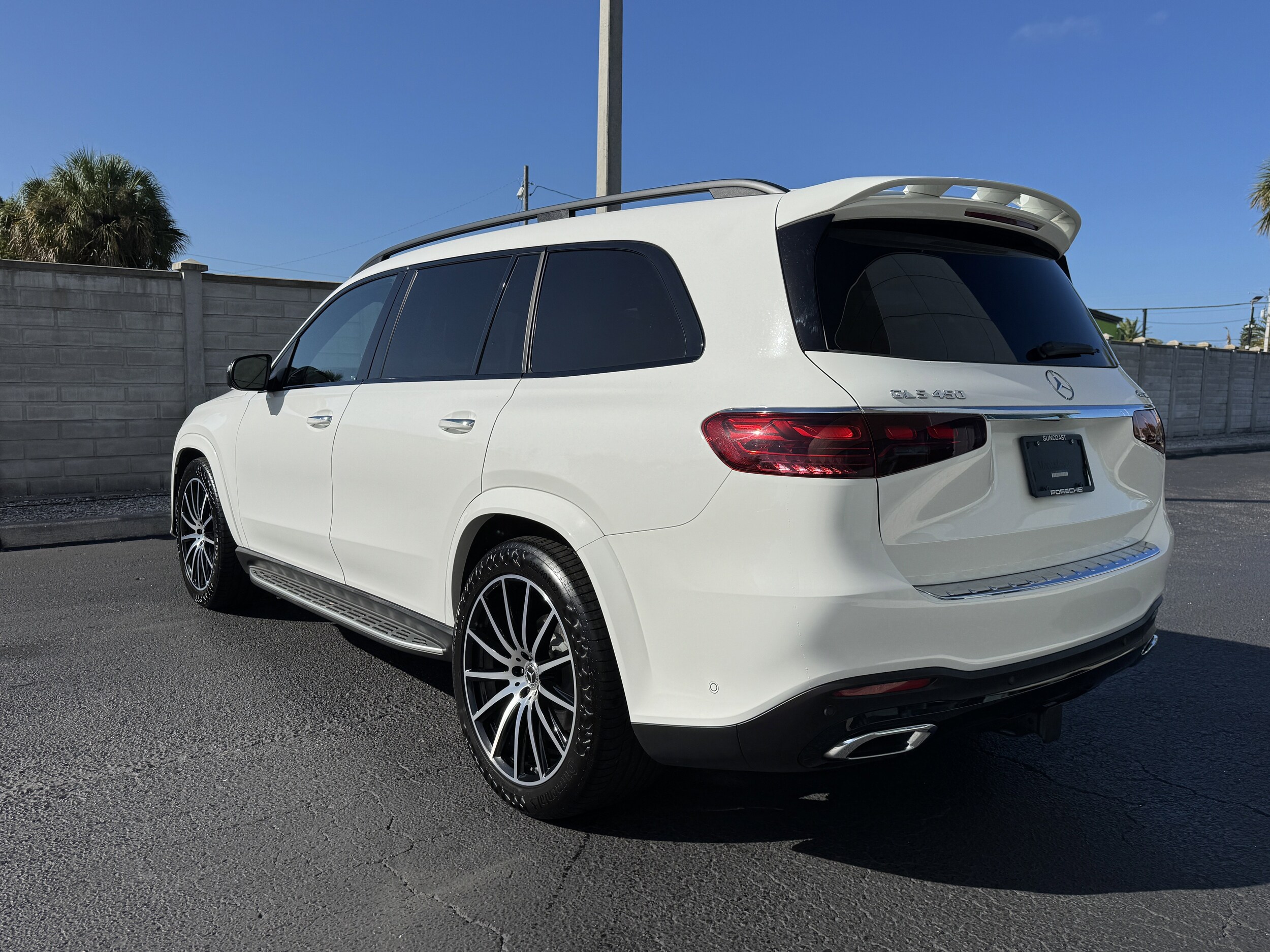 2024 Mercedes Benz GLS 450 photo 2