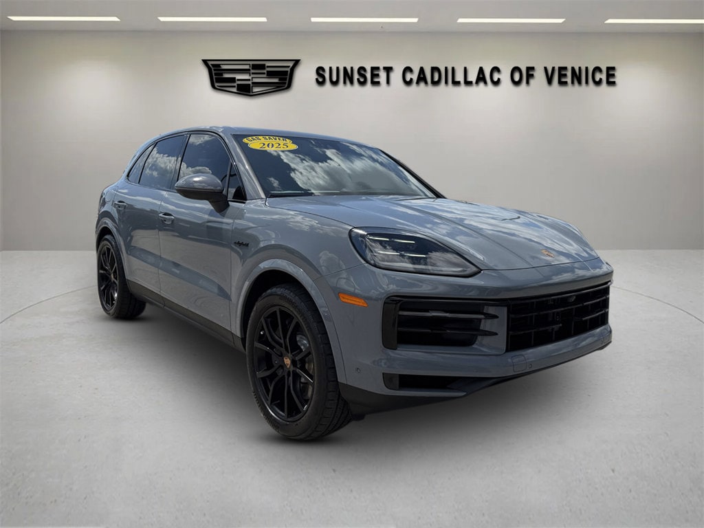 2025 Porsche Cayenne E-Hybrid's photo