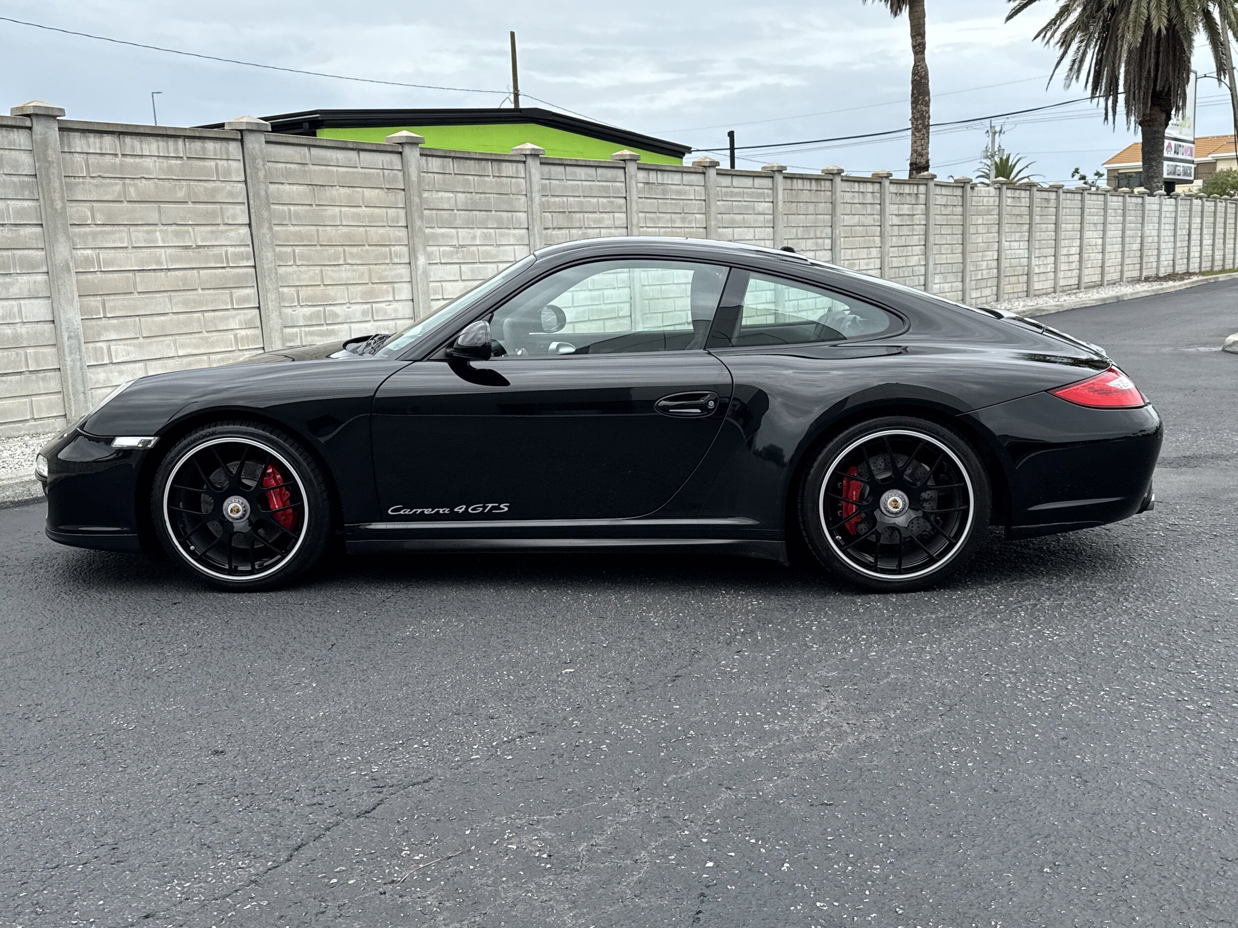 2012 Porsche 911 4 GTS photo 2