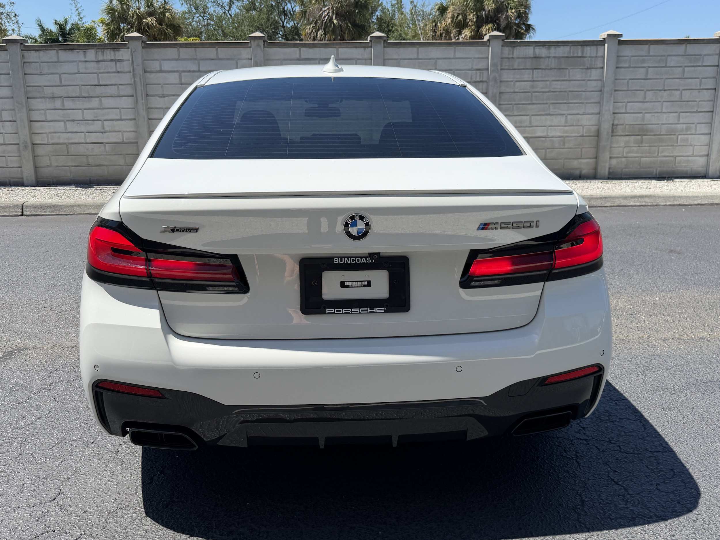 2022 BMW 5 Series M550i - Photo 12