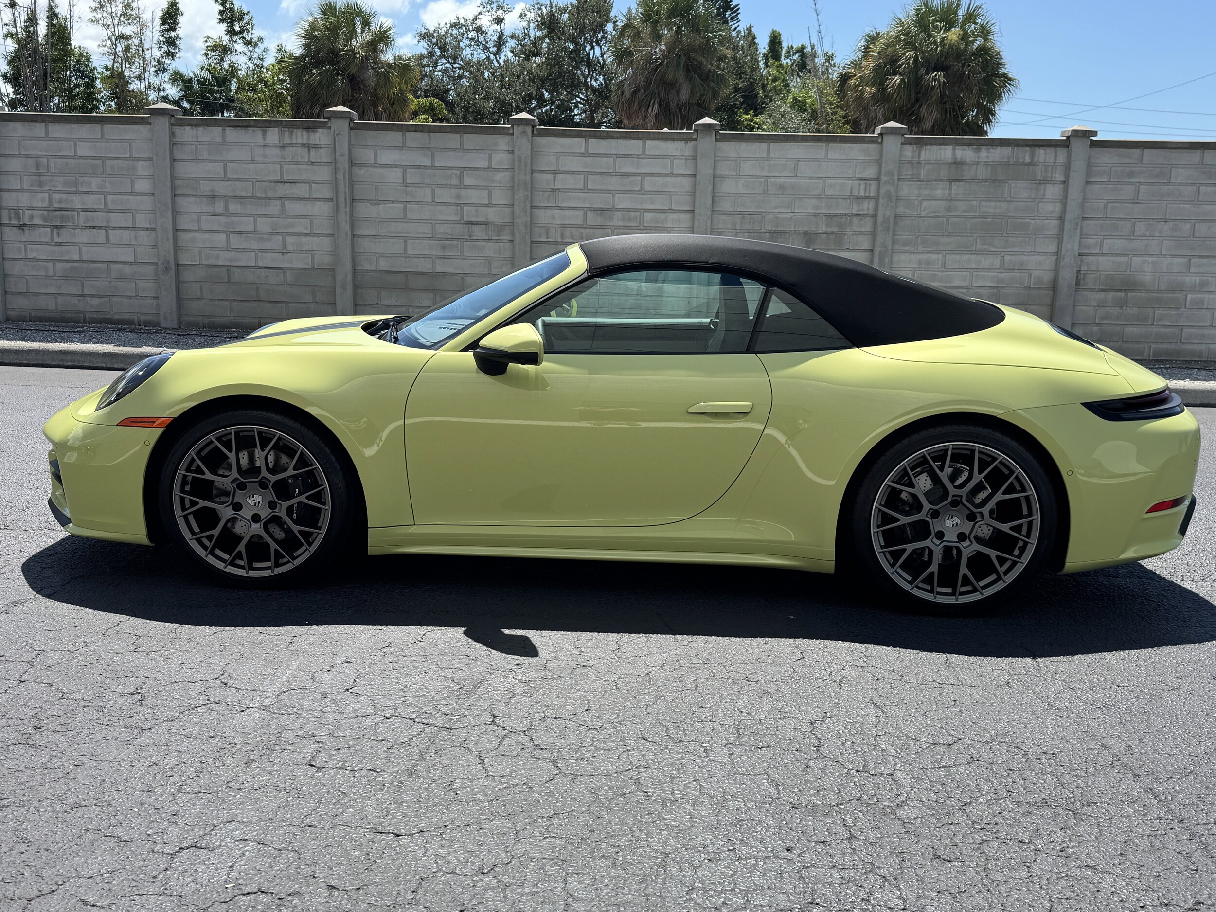 2025 Porsche 911 photo 2