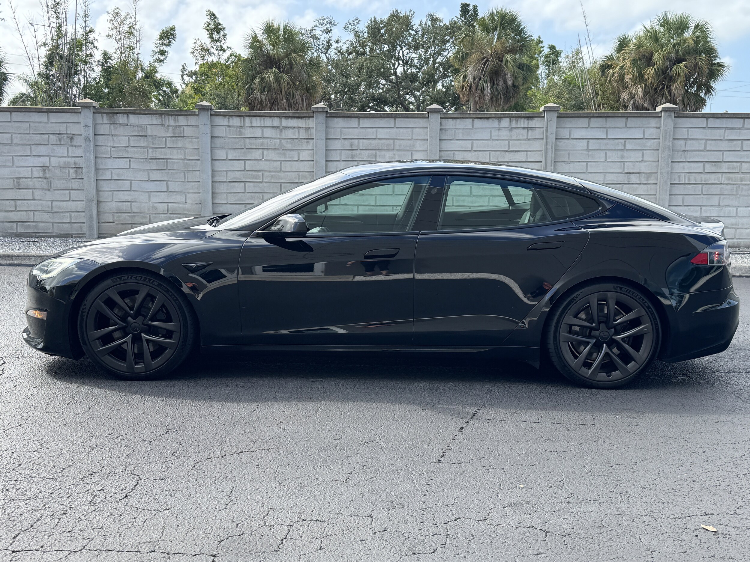 2021 Tesla Model S Long Range photo 2
