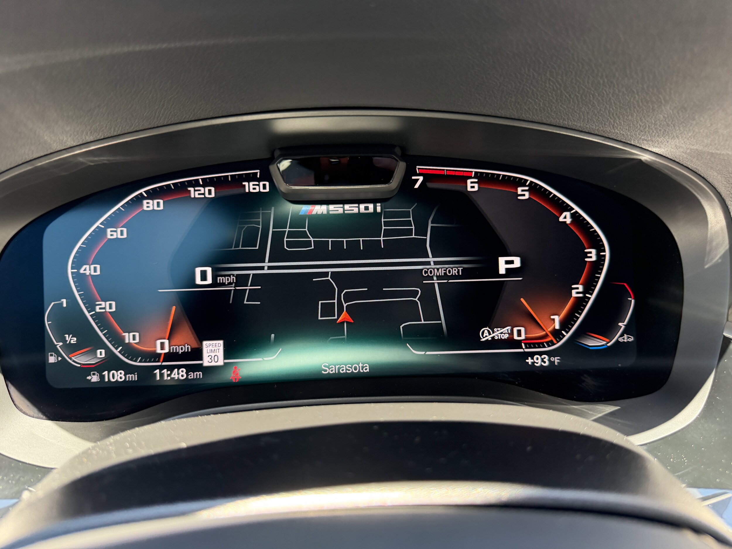 2022 BMW 5 Series M550i - Photo 37