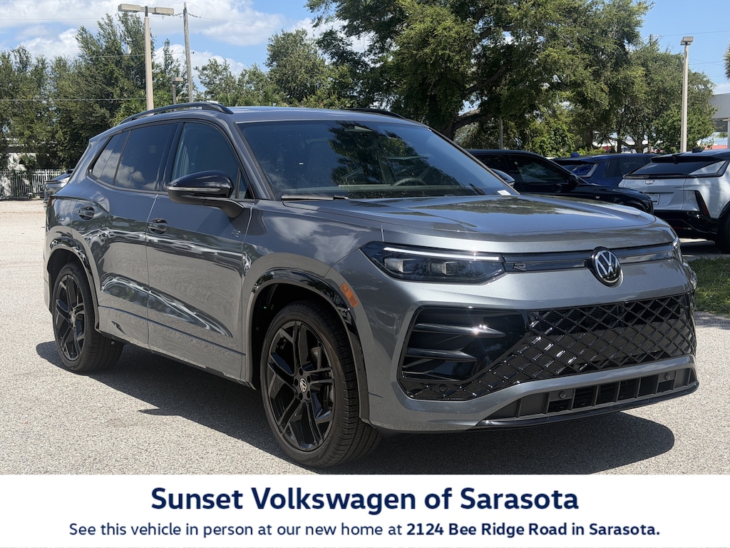 New 2026 Volkswagen Tiguan SE R-Line Black SUV