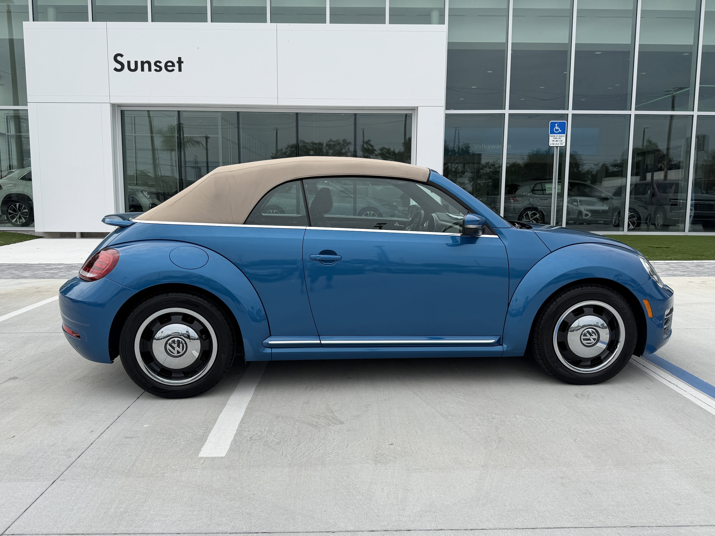3VW5DAAT2JM504375