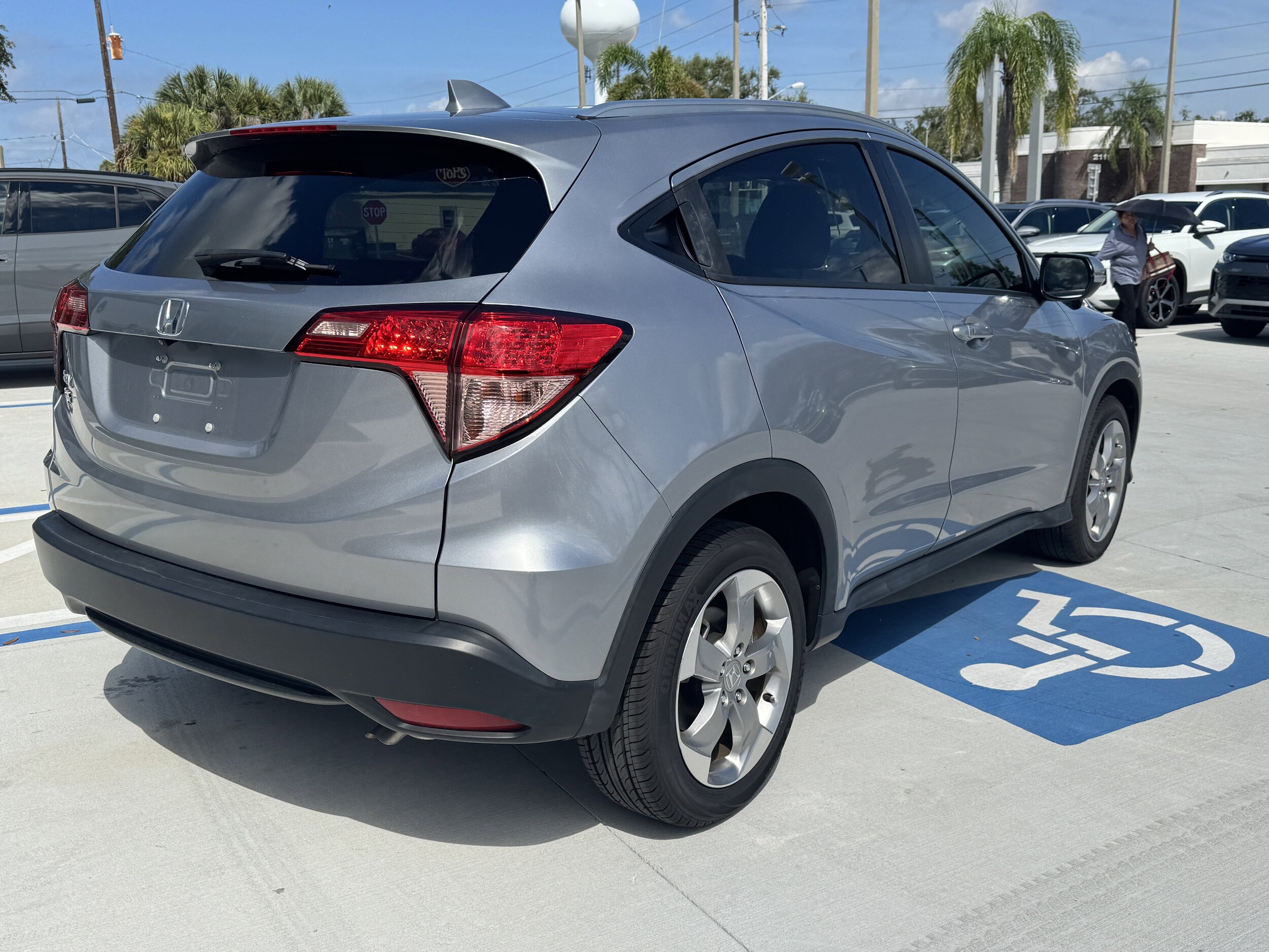 2017 Honda HR-V EX-L photo 3