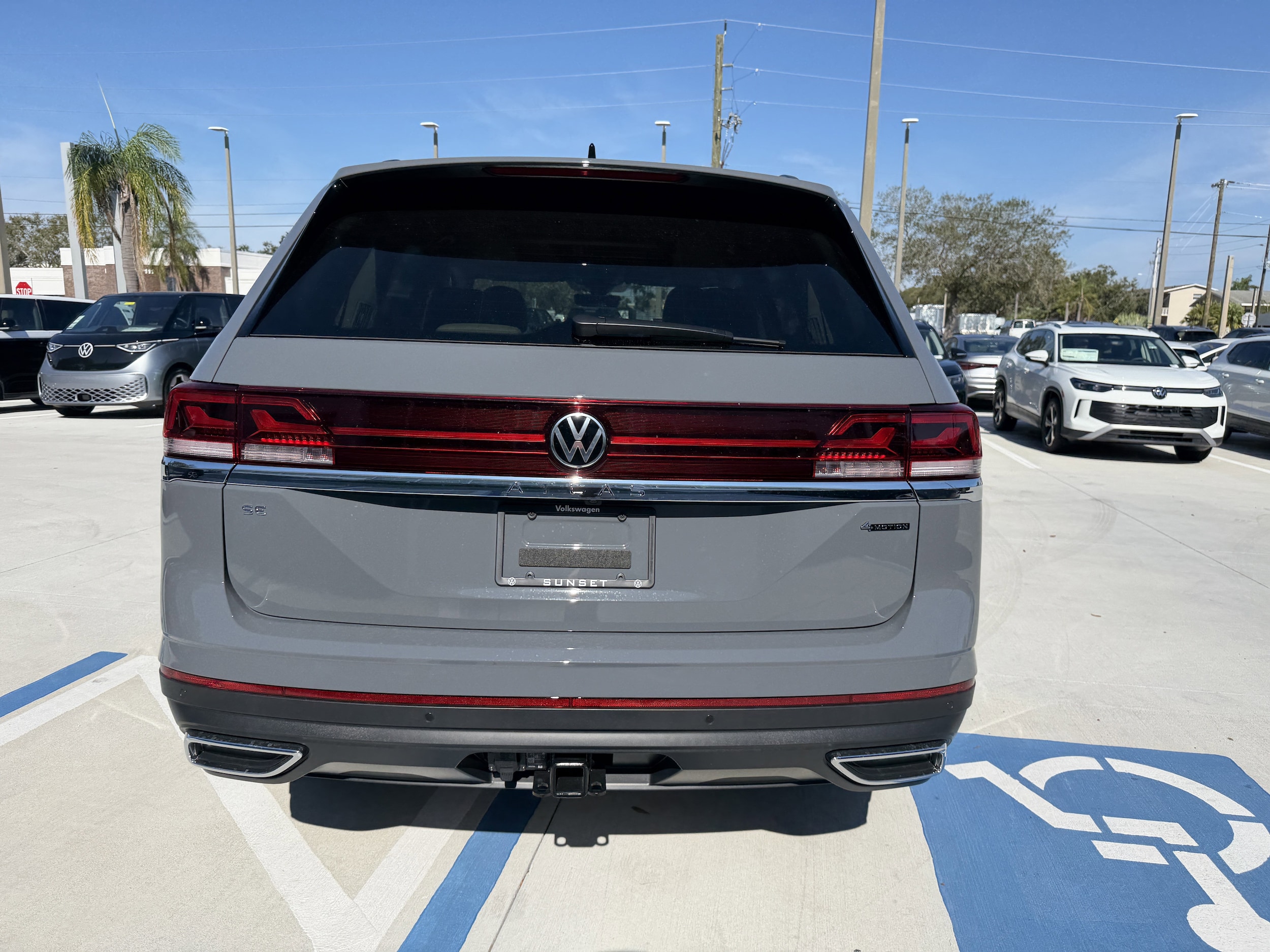 2026 Volkswagen Atlas SE w/Tech - Photo 4