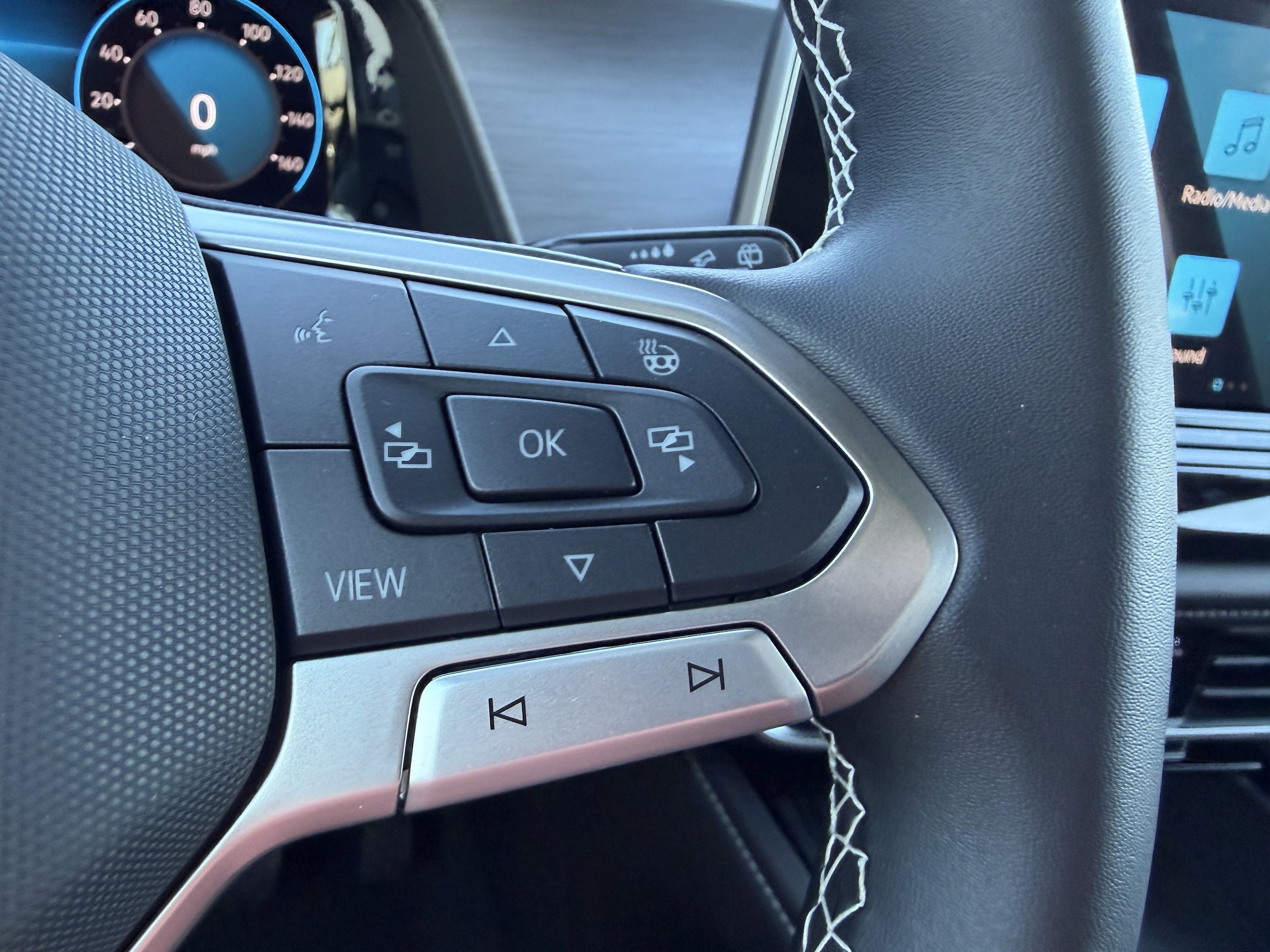 2026 Volkswagen Atlas Cross Sport SE w/Tech - Photo 29