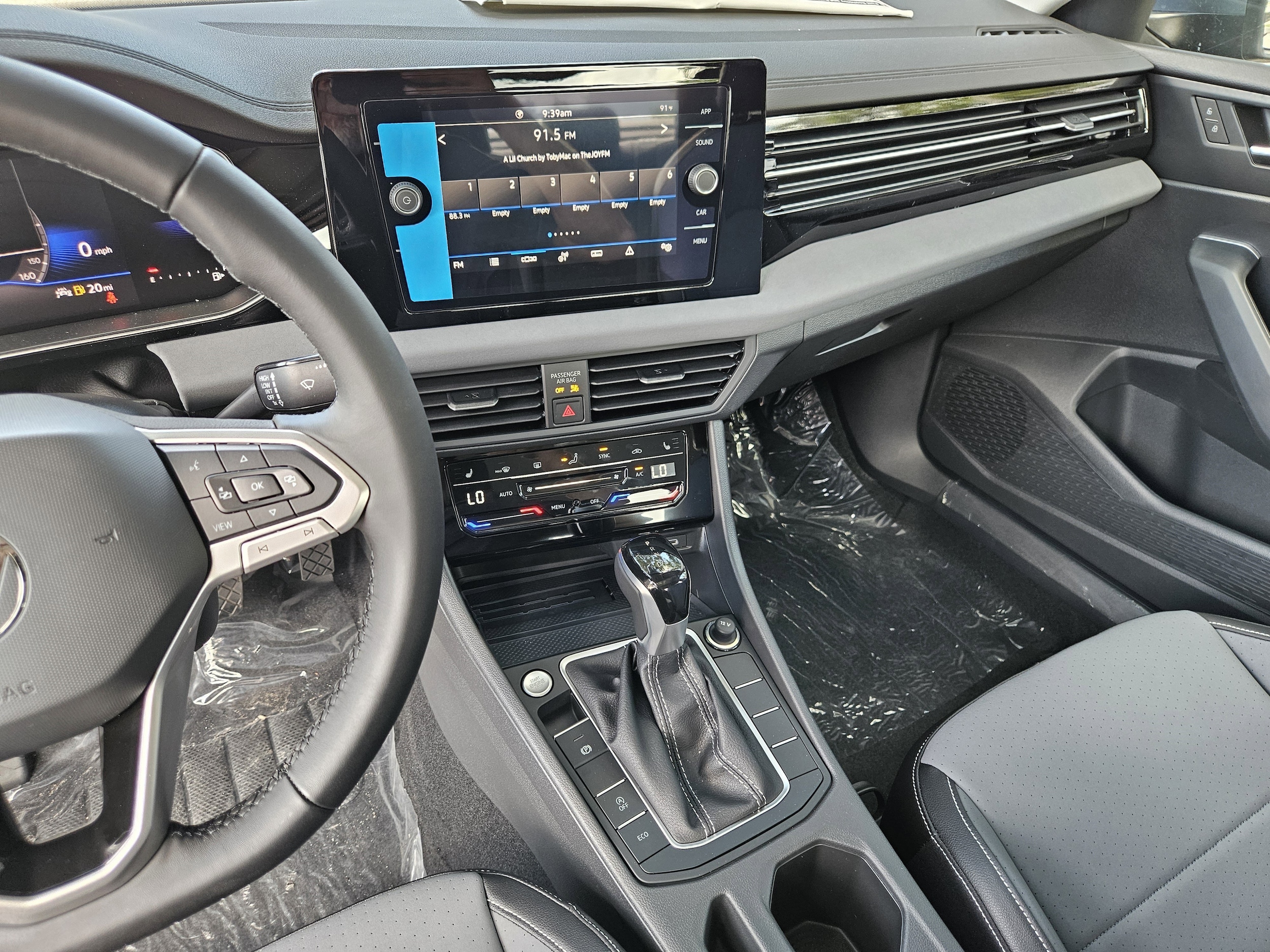 2025 Volkswagen Jetta SE - Photo 23