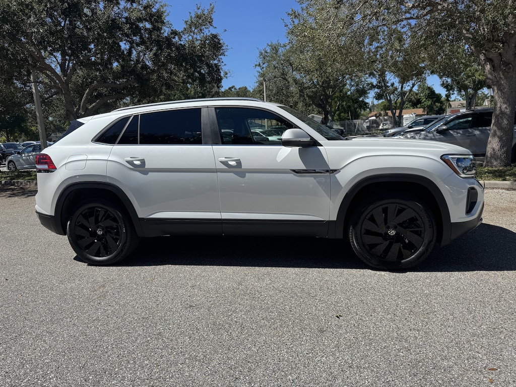 New 2026 Volkswagen Atlas Cross Sport 2.0T SE w/Technology SUV