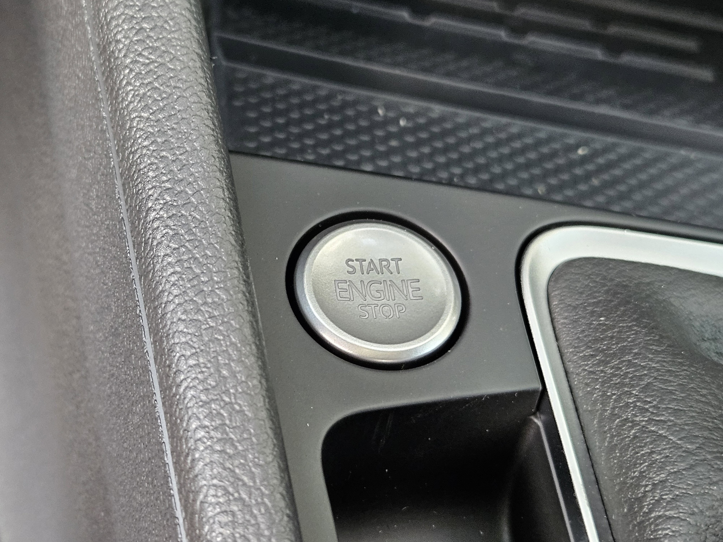 2025 Volkswagen Jetta SE - Photo 29