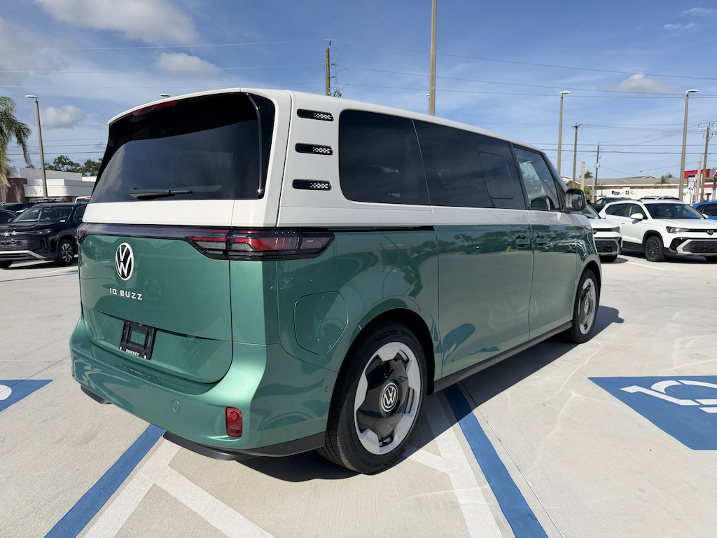 New 2025 Volkswagen ID. Buzz Pro S Plus Van Passenger Van