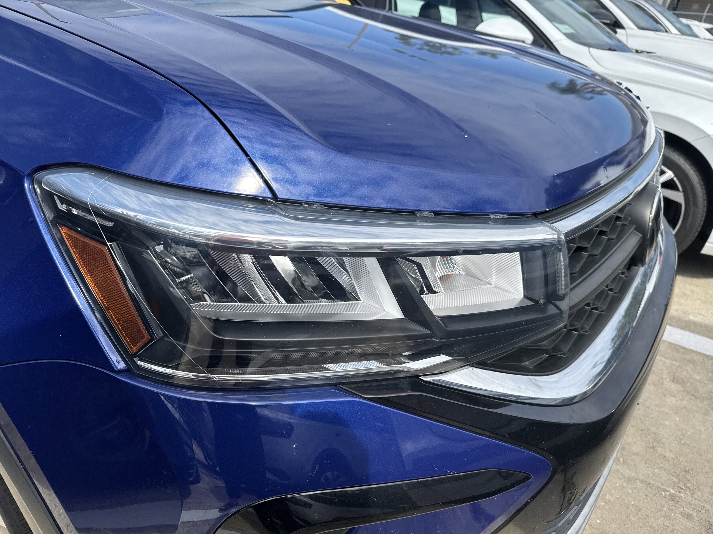 2022 Volkswagen Taos SE photo 2