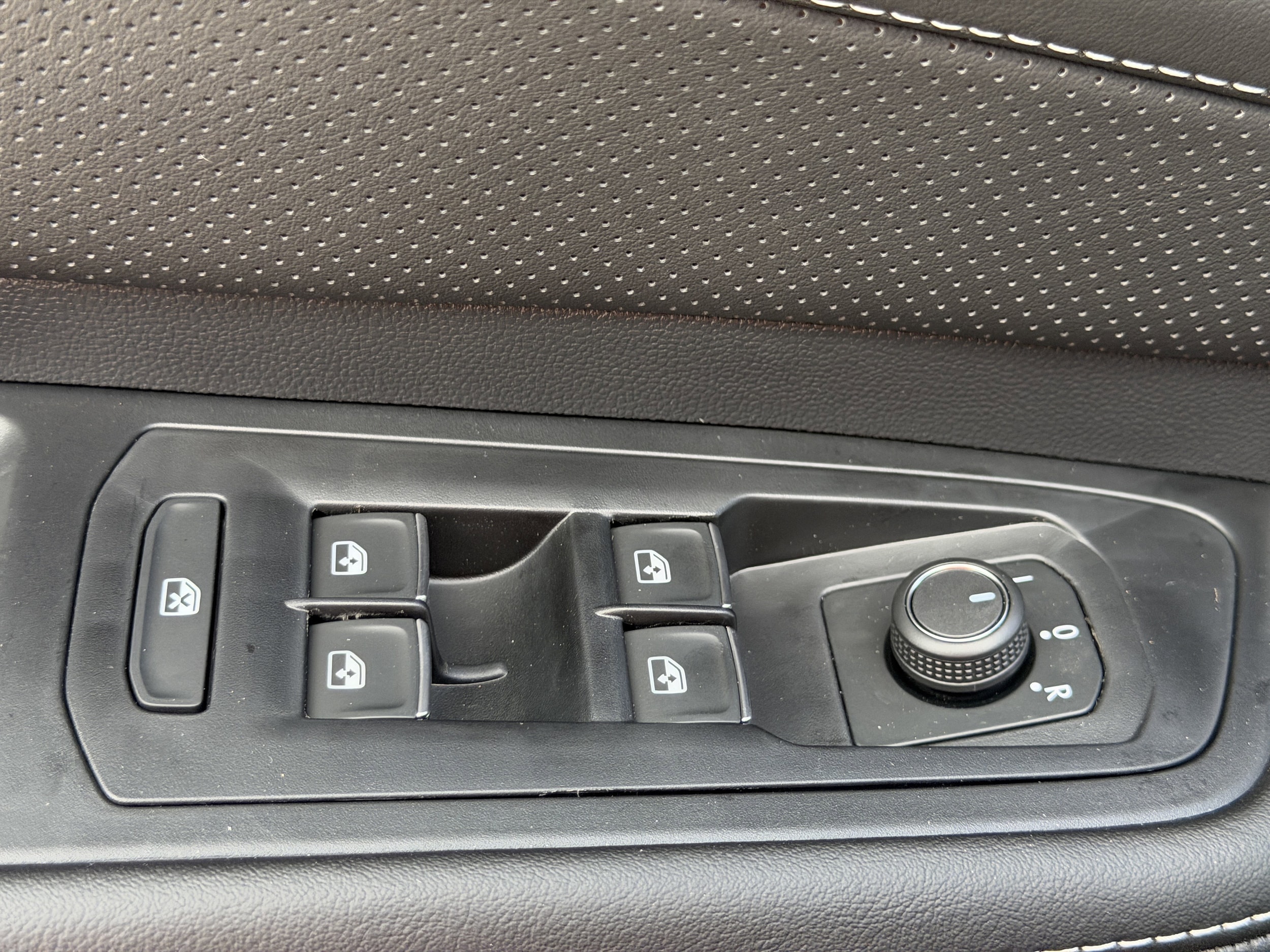 2026 Volkswagen Atlas Cross Sport SE w/Tech - Photo 15