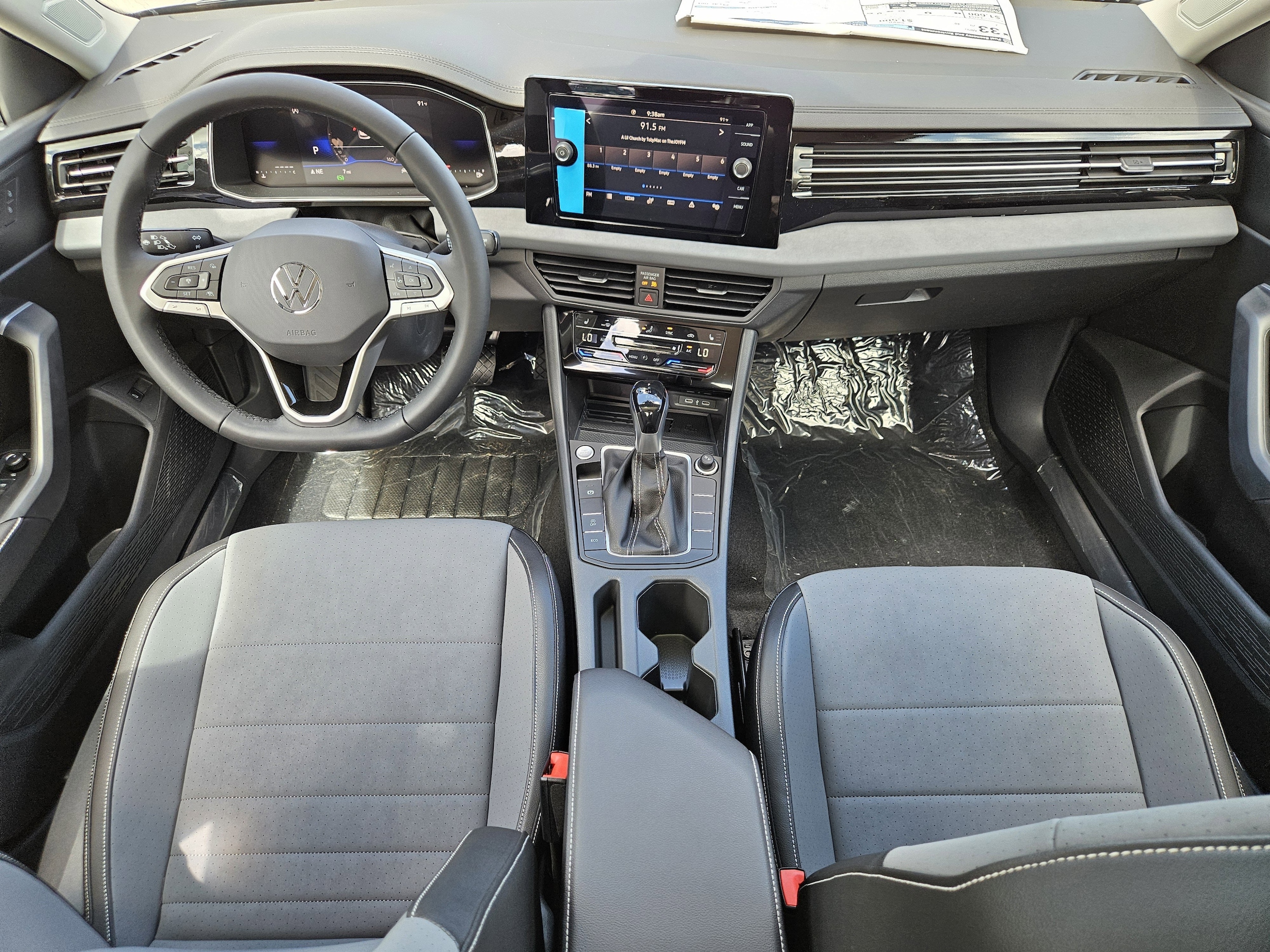 2025 Volkswagen Jetta SE - Photo 13