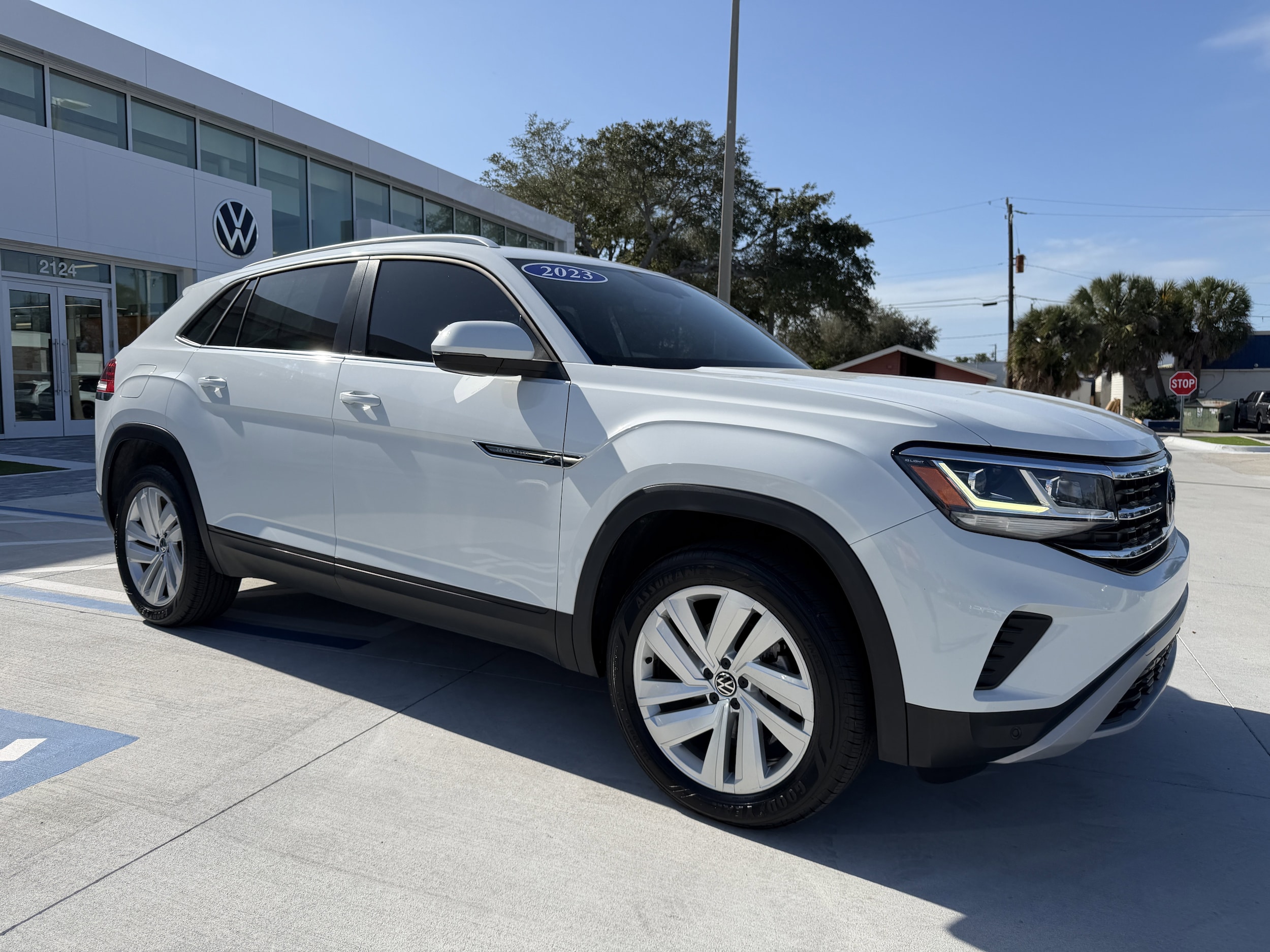 2023 Volkswagen Atlas Cross Sport SE w/Tech's photo