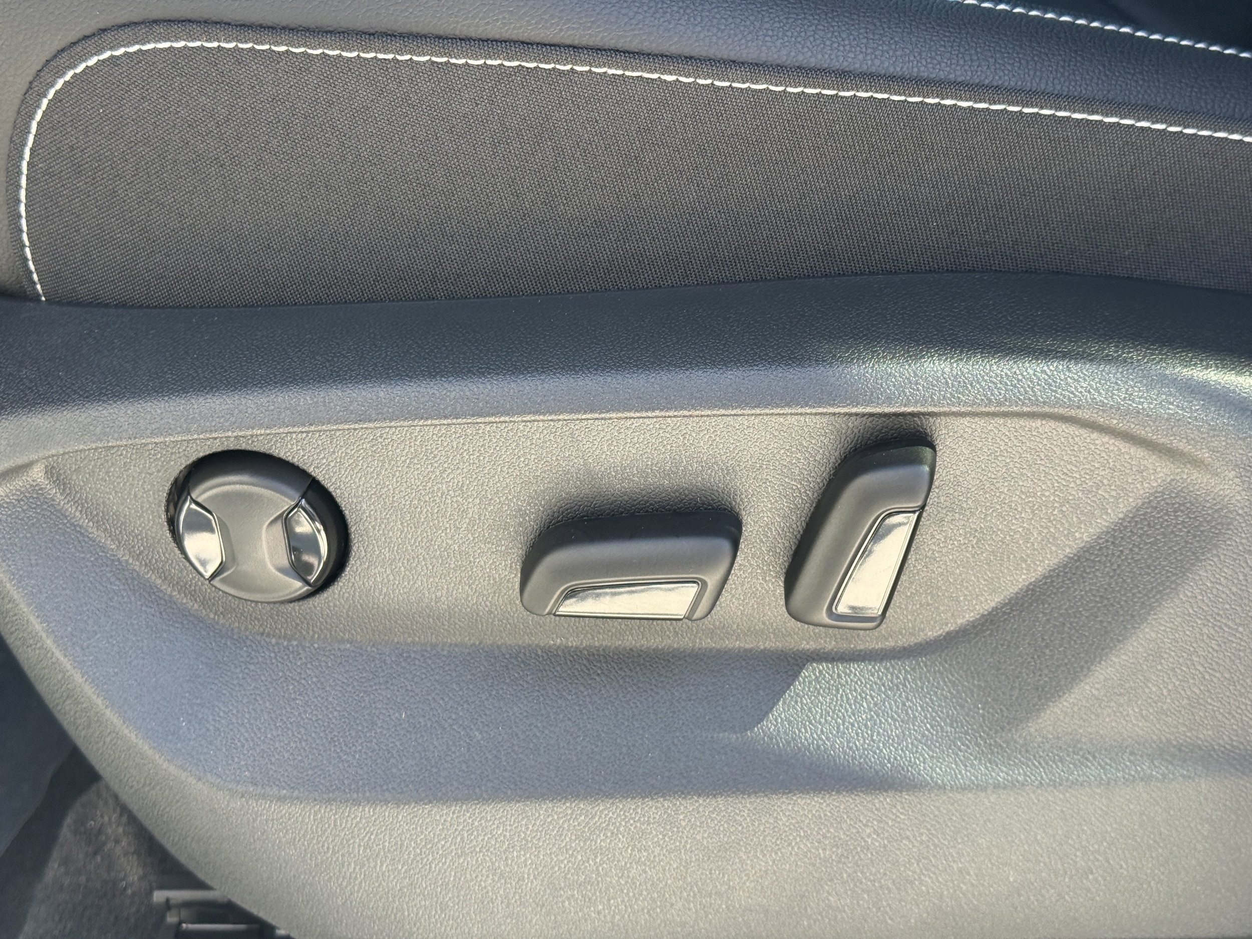 2026 Volkswagen Atlas SE w/Tech - Photo 19