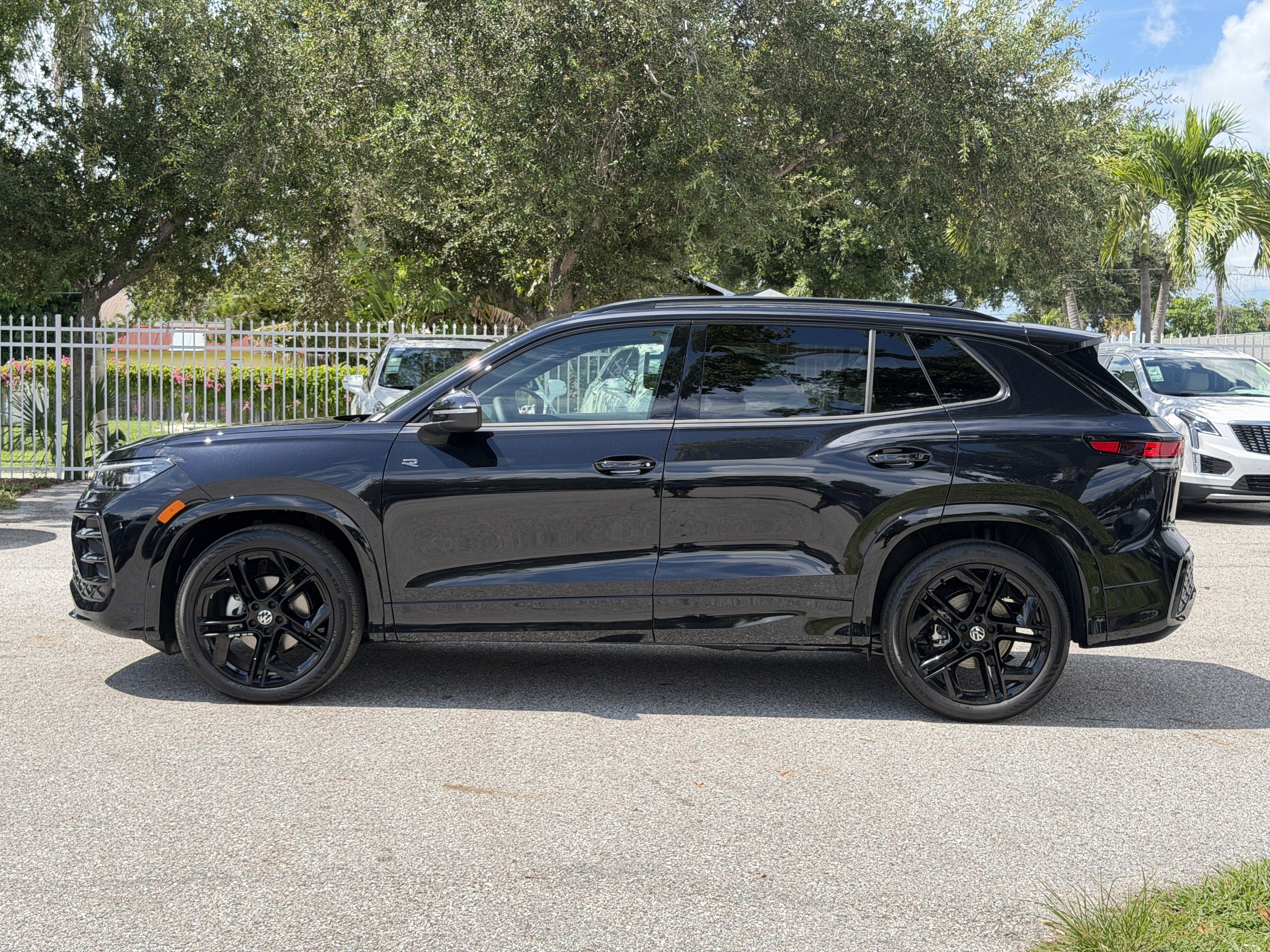 New 2026 Volkswagen Tiguan SE R-Line Black SUV
