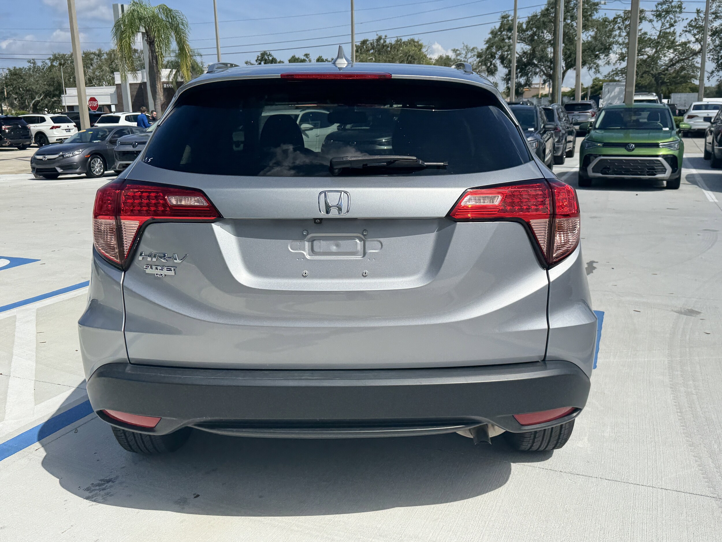 2017 Honda HR-V EX-L photo 4