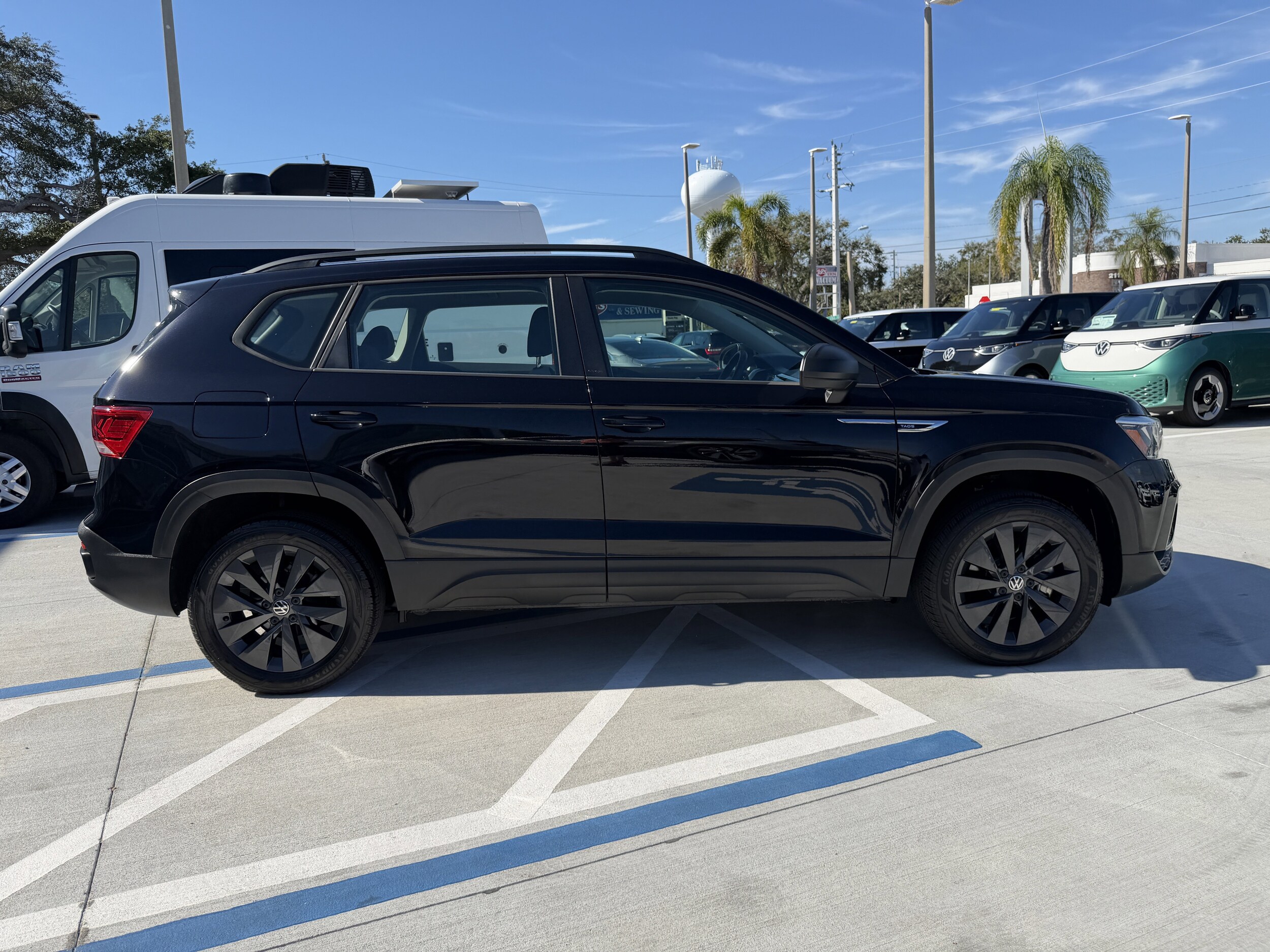 2024 Volkswagen Taos S photo 2