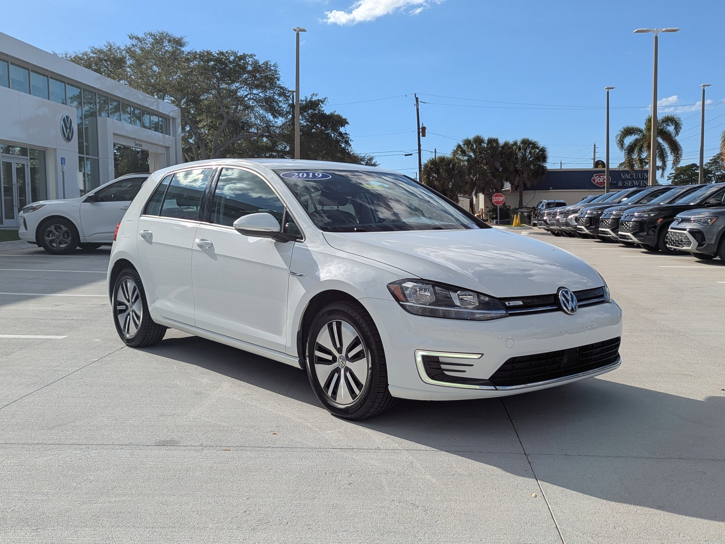 2019 Volkswagen e-Golf e-Golf SE's photo
