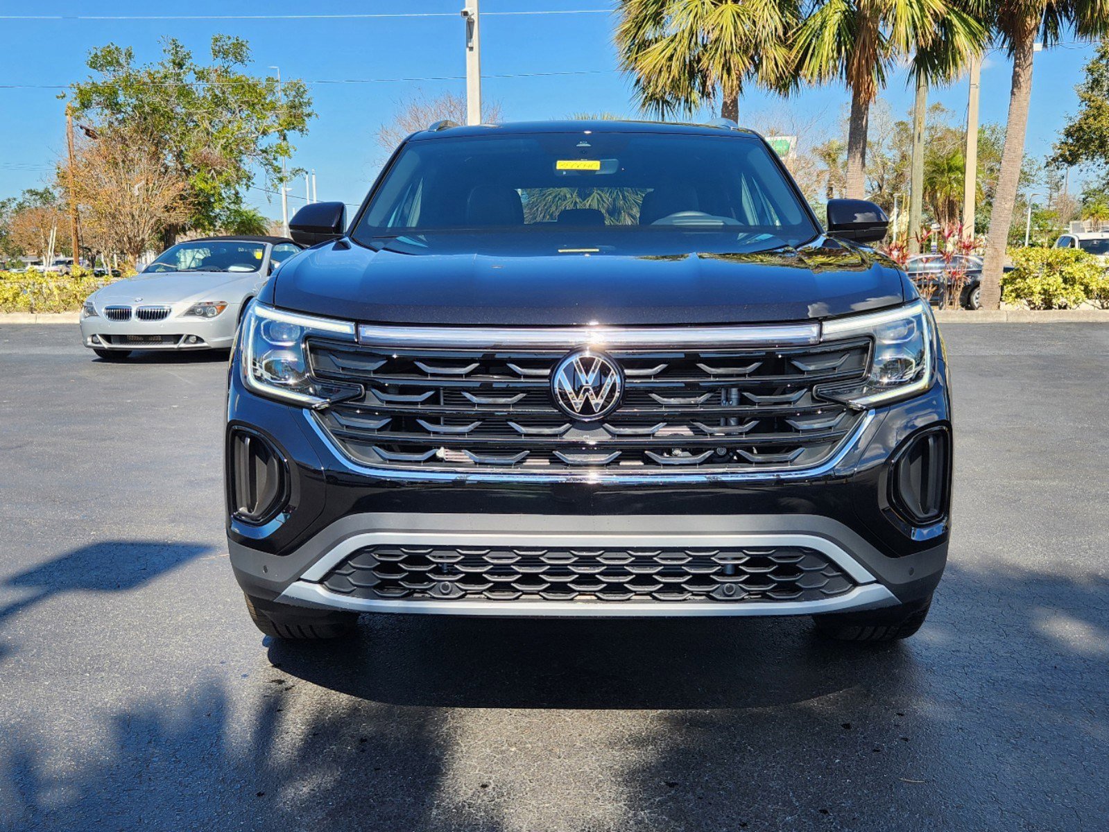 2025 Volkswagen Atlas Cross Sport SEL photo 2