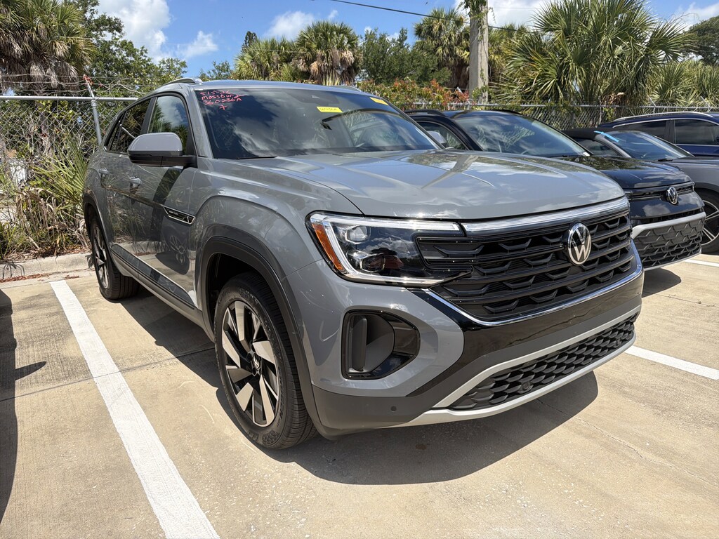 Used 2025 Volkswagen Atlas Cross Sport 2.0T SE w/Technology SUV