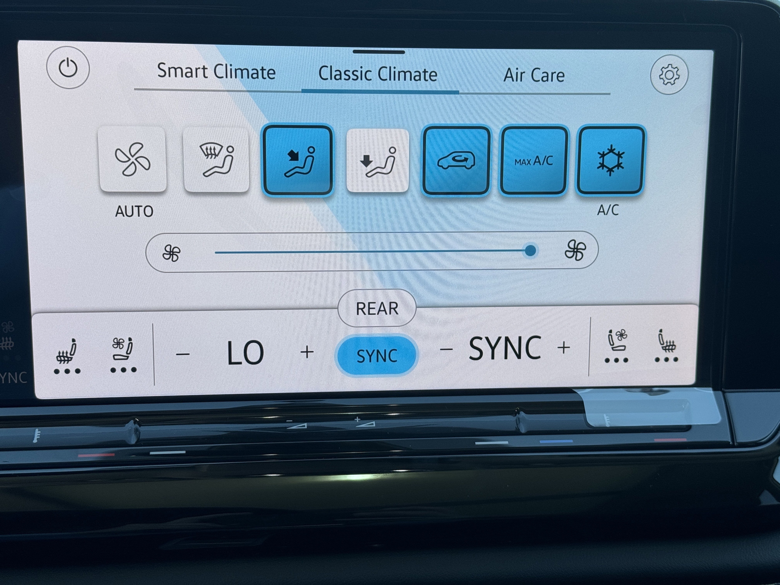 2026 Volkswagen Atlas SE w/Tech - Photo 23