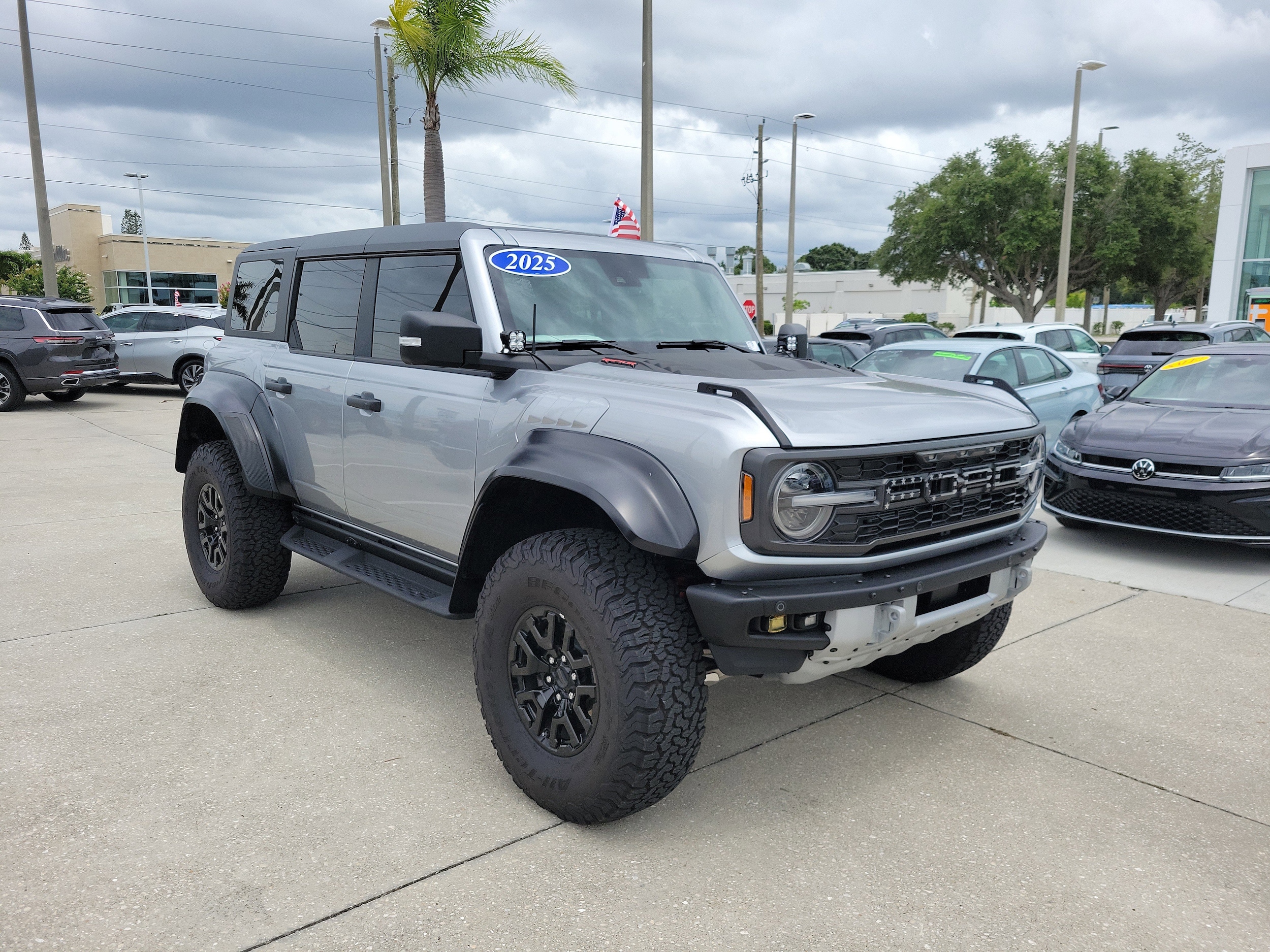 2023 Ford Bronco Raptor 4x4's photo