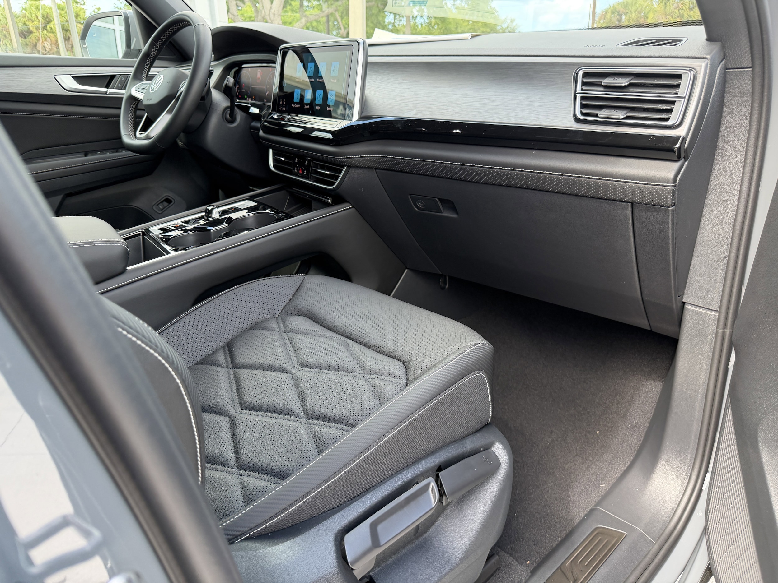 2026 Volkswagen Atlas Cross Sport SE w/Tech - Photo 12