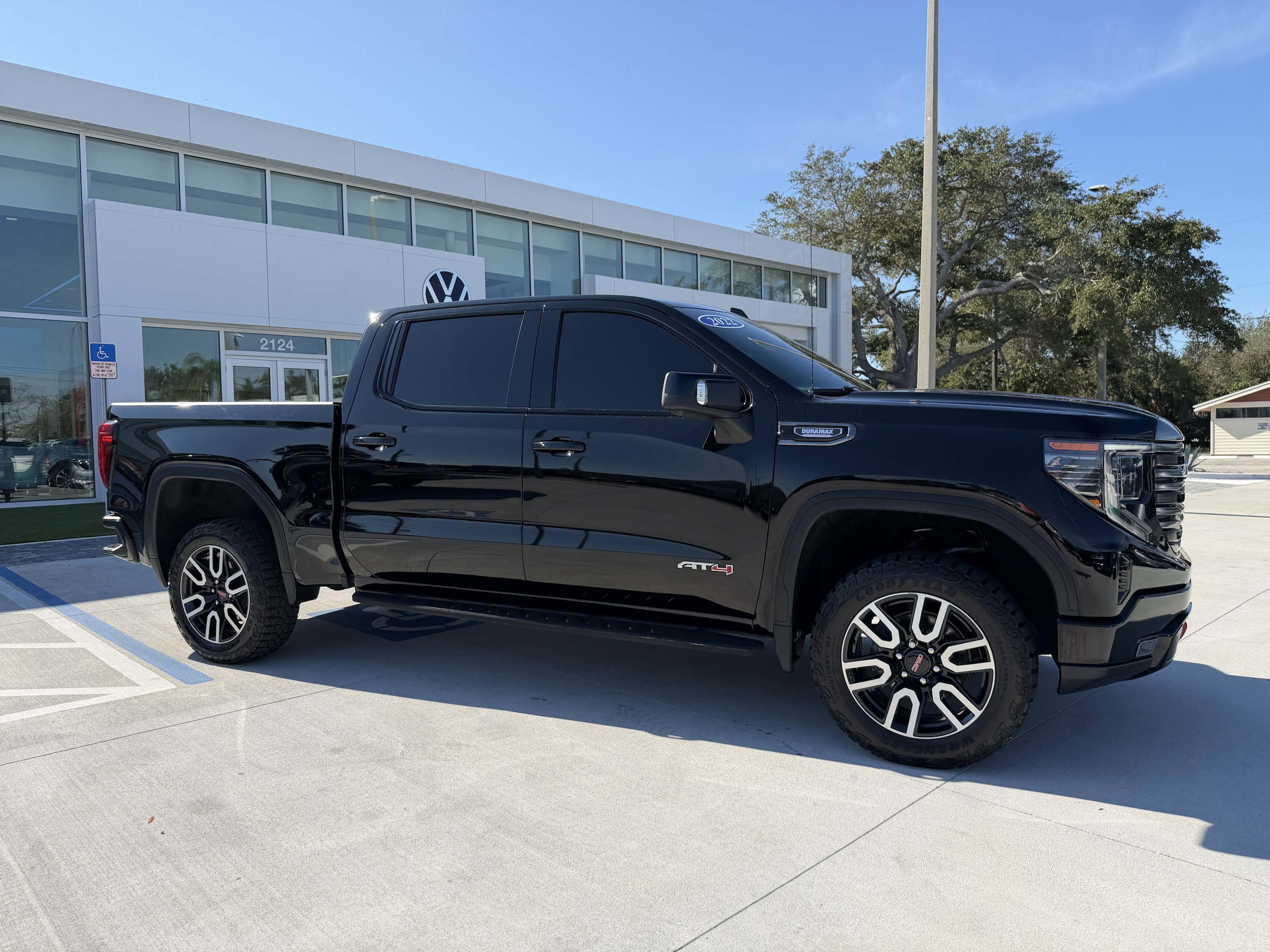 2022 GMC Sierra 1500 AT4's photo