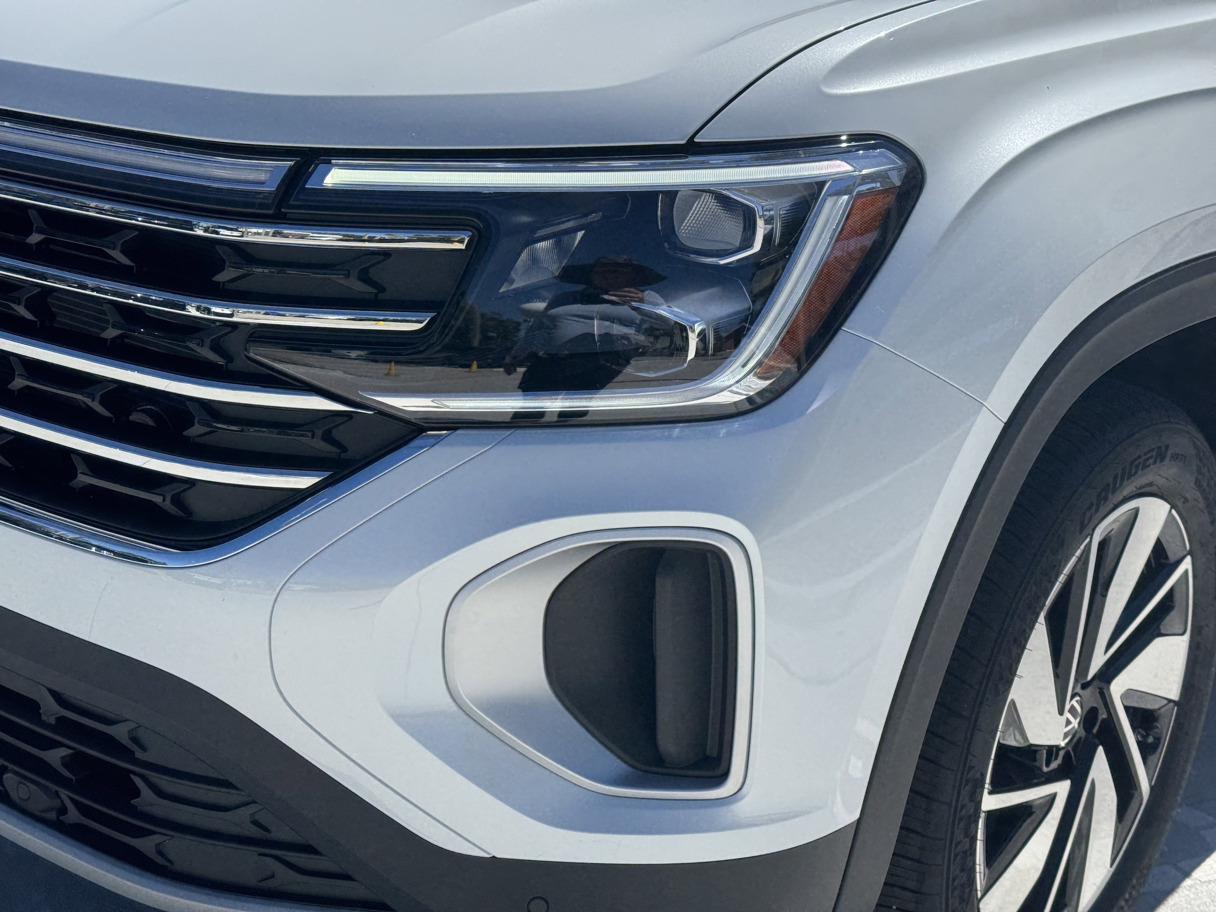 2026 Volkswagen Atlas SE w/Tech - Photo 8