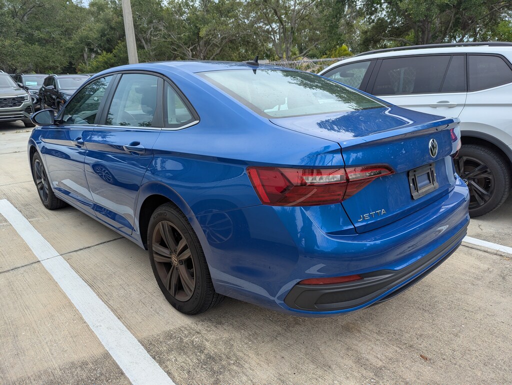 Certified 2023 Volkswagen Jetta SE Sedan