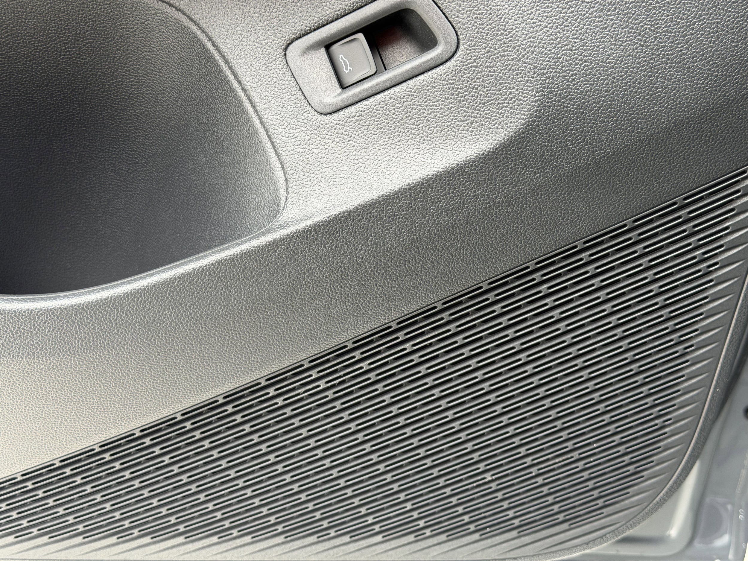 2026 Volkswagen Atlas SE w/Tech - Photo 19