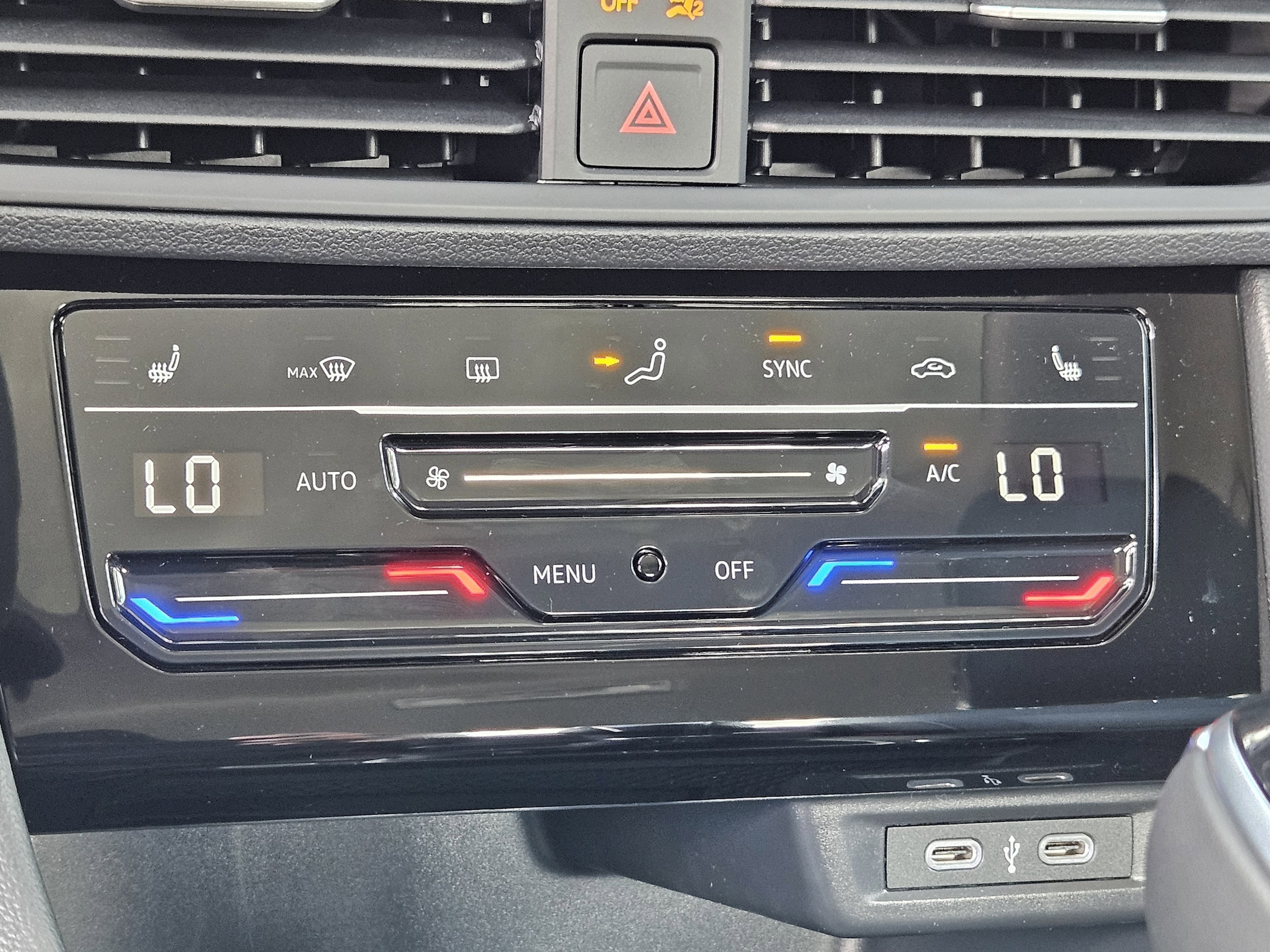 2025 Volkswagen Jetta SE - Photo 26