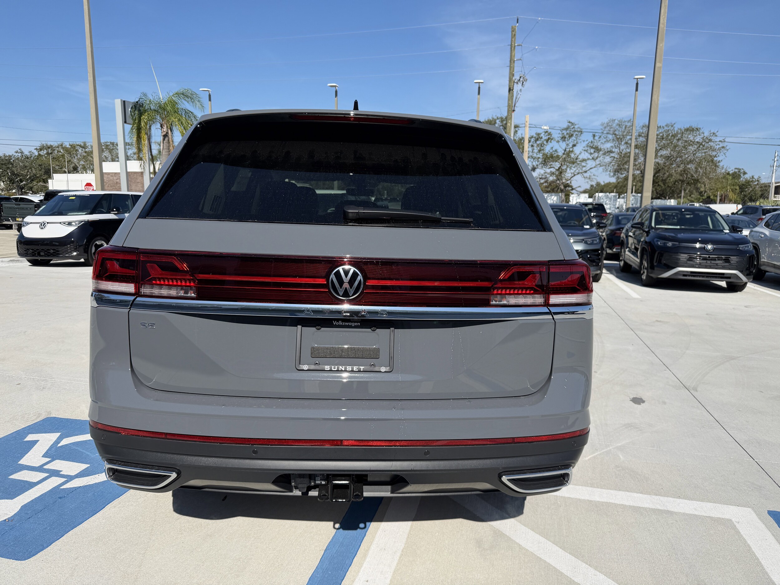 2026 Volkswagen Atlas SE Technology photo 3
