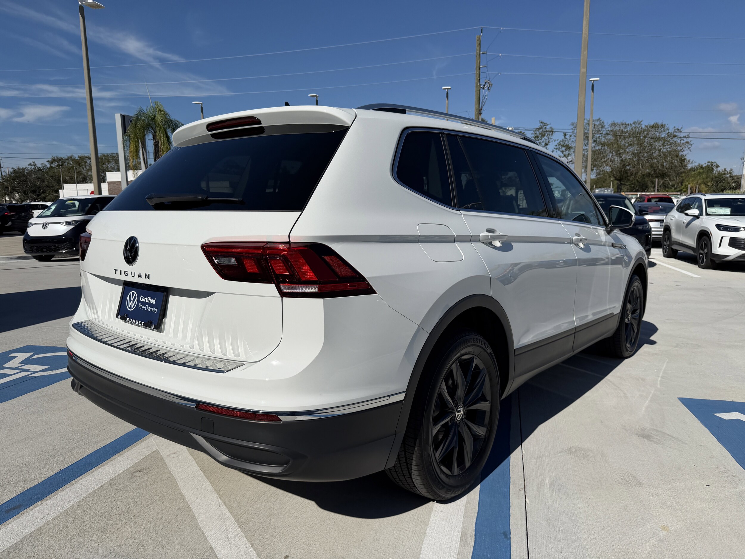 2024 Volkswagen Tiguan SE Wolfsburg Edition photo 3