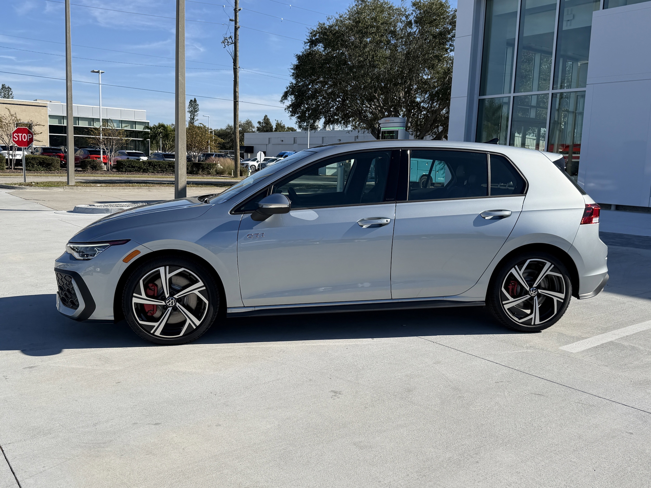 2026 Volkswagen Golf GTI SE - Photo 6