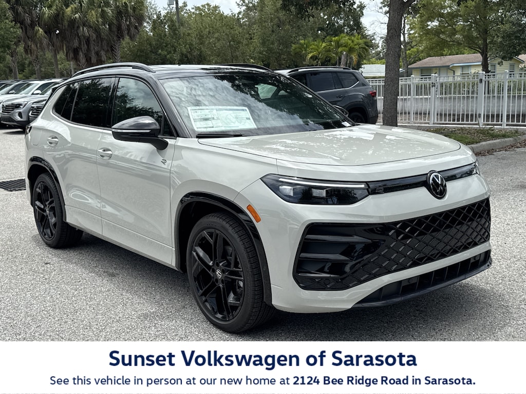 New 2026 Volkswagen Tiguan SE R-Line Black SUV