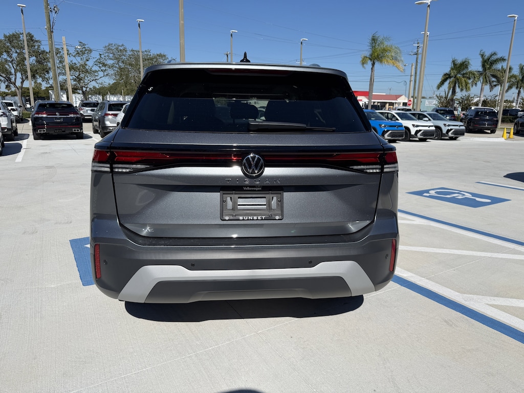 New 2025 Volkswagen Tiguan 2.0T SE SUV