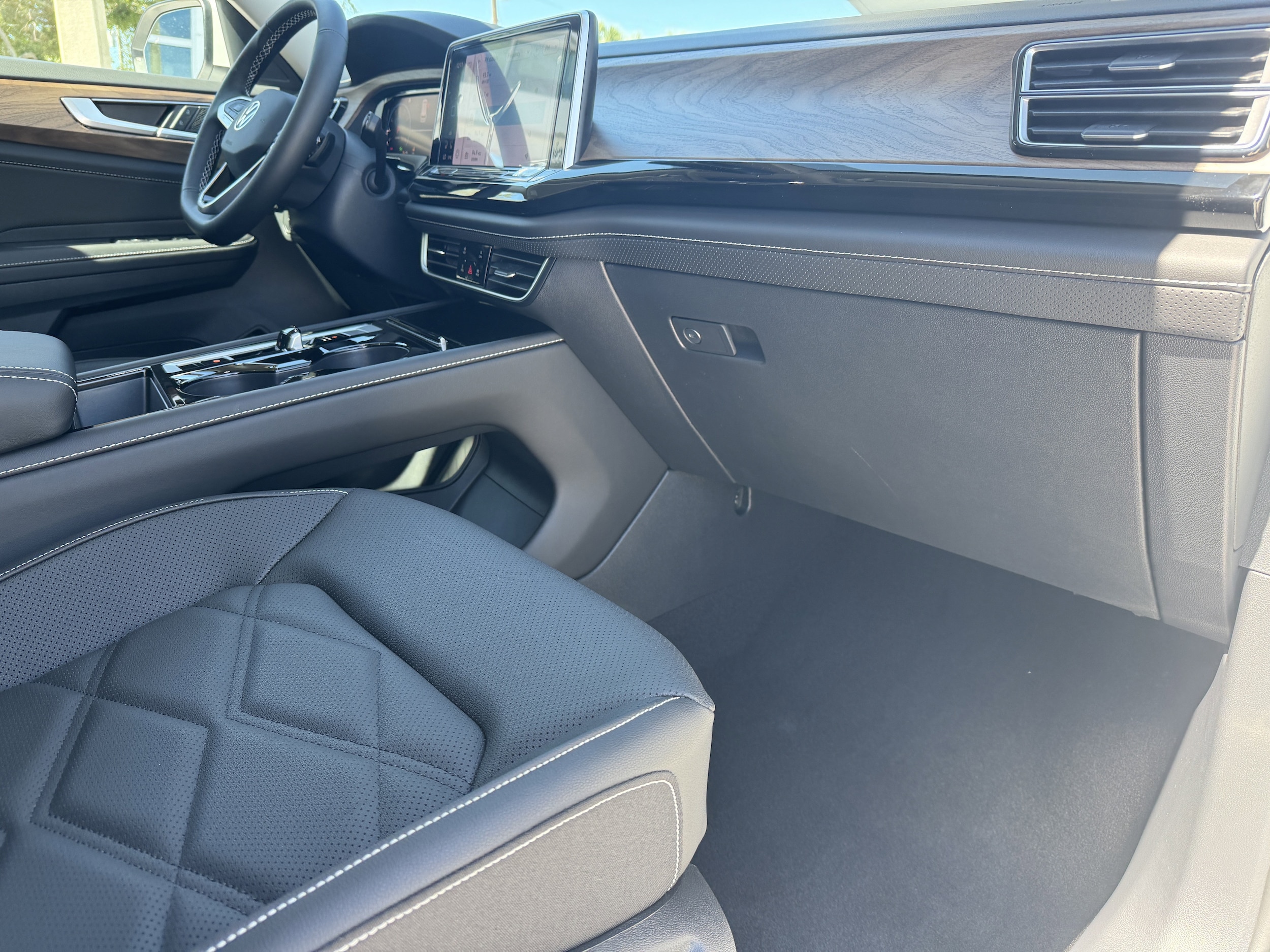 2026 Volkswagen Atlas SE w/Tech - Photo 11