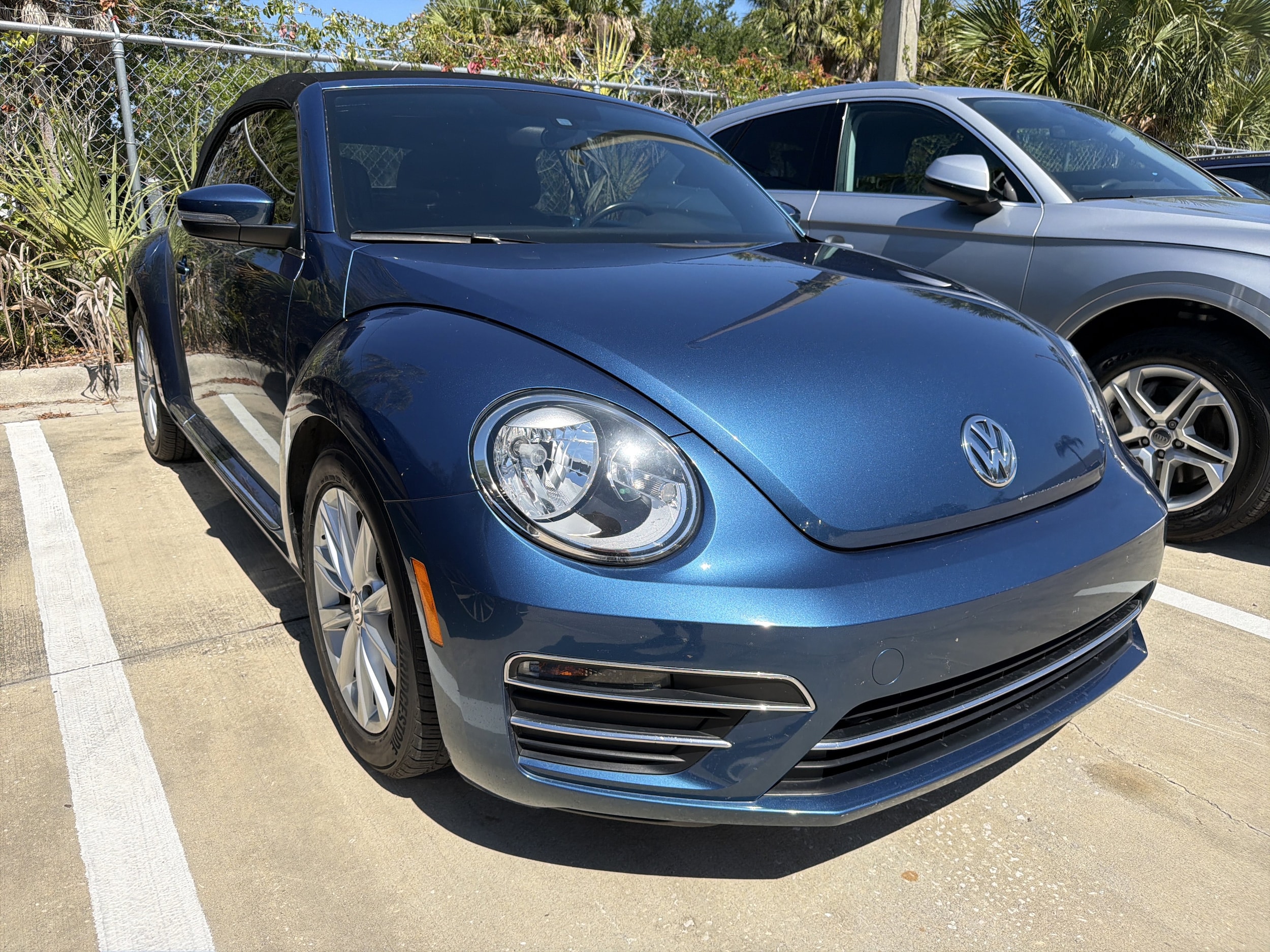 2018 Volkswagen Beetle 2.0T SE Convertible Auto's photo