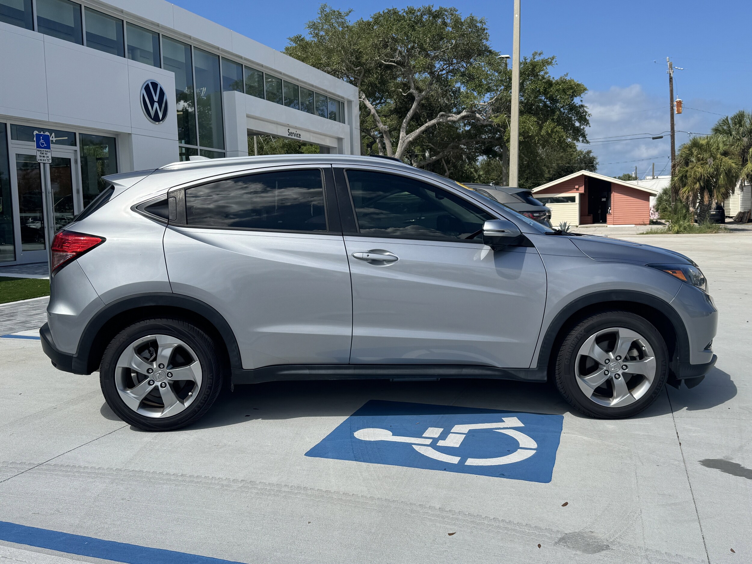2017 Honda HR-V EX-L photo 2