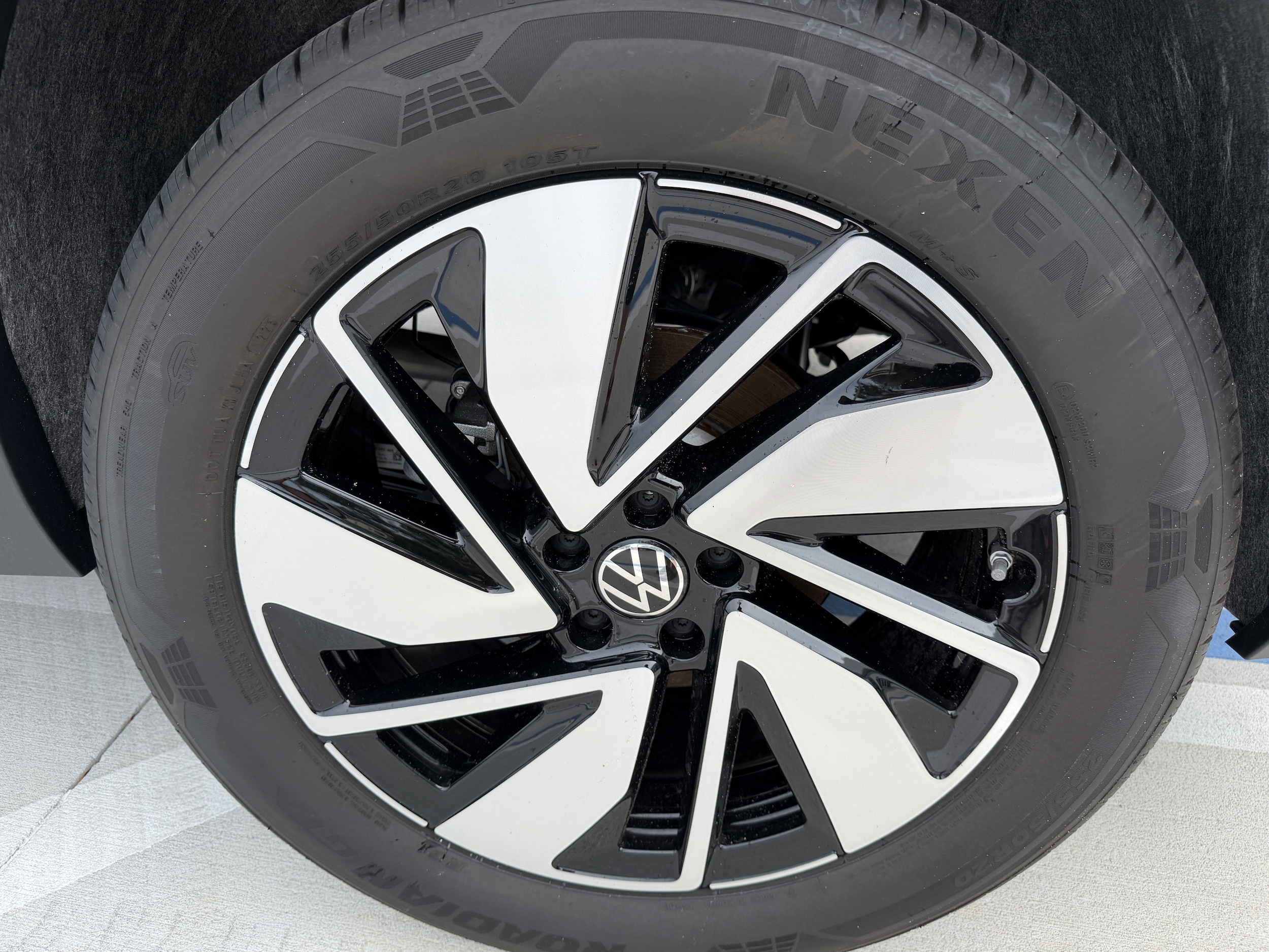 2026 Volkswagen Atlas SE w/Tech - Photo 32