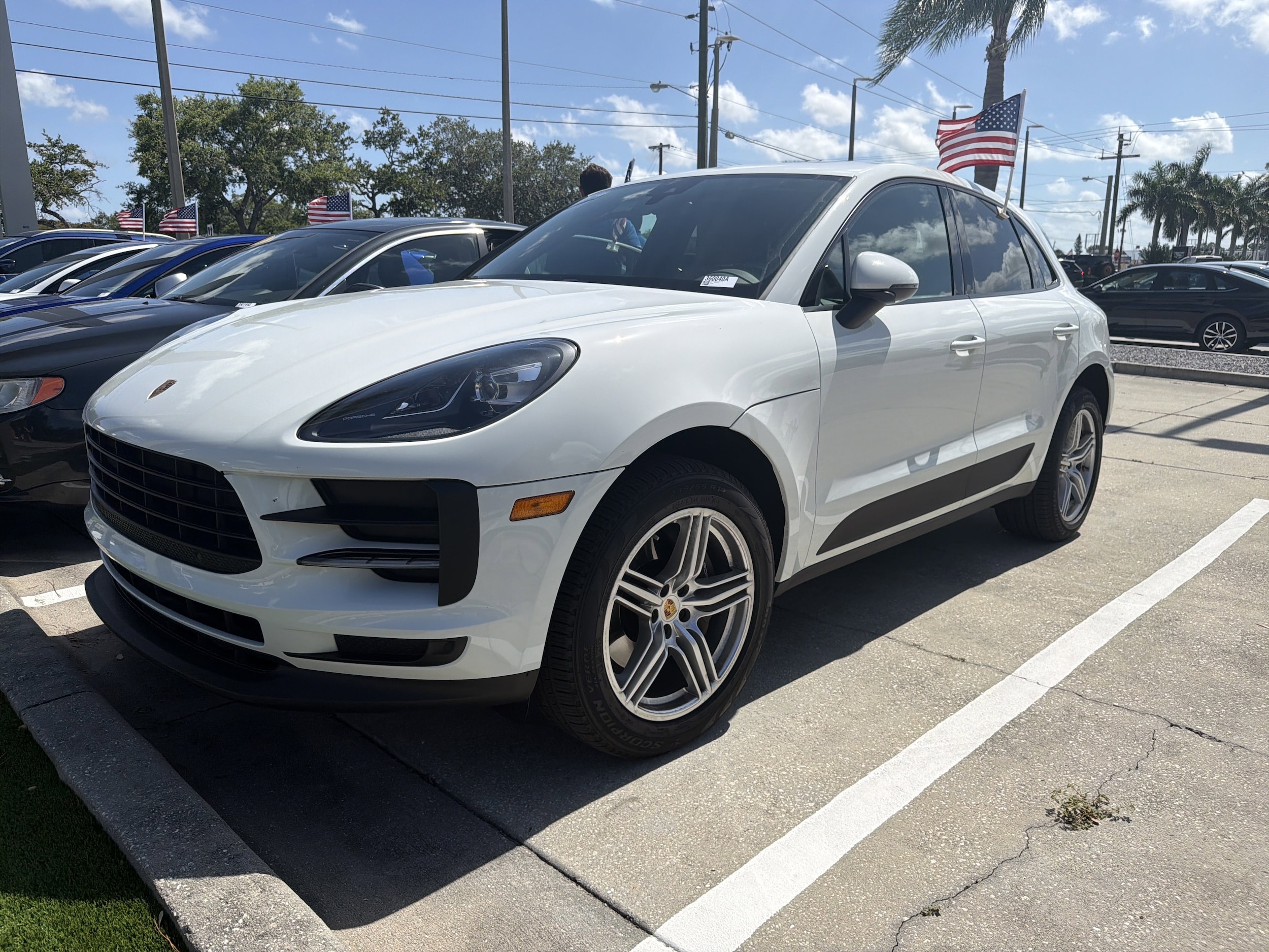 2021 Porsche Macan -'s photo