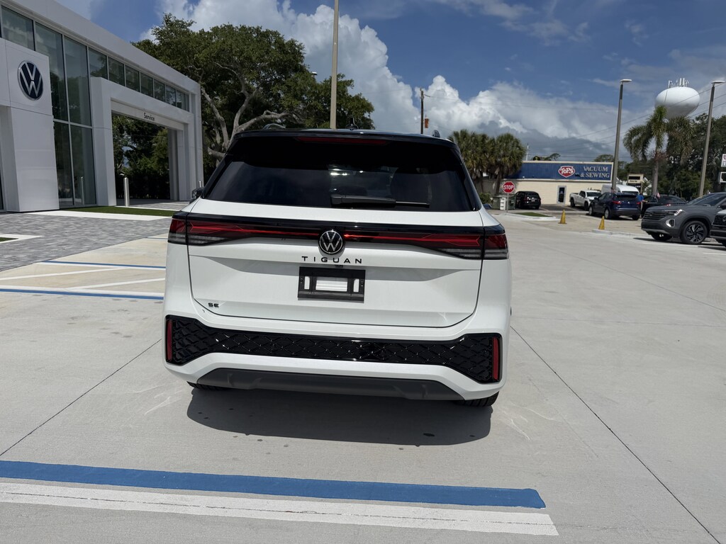 New 2026 Volkswagen Tiguan 2.0T SE R-Line Black SUV
