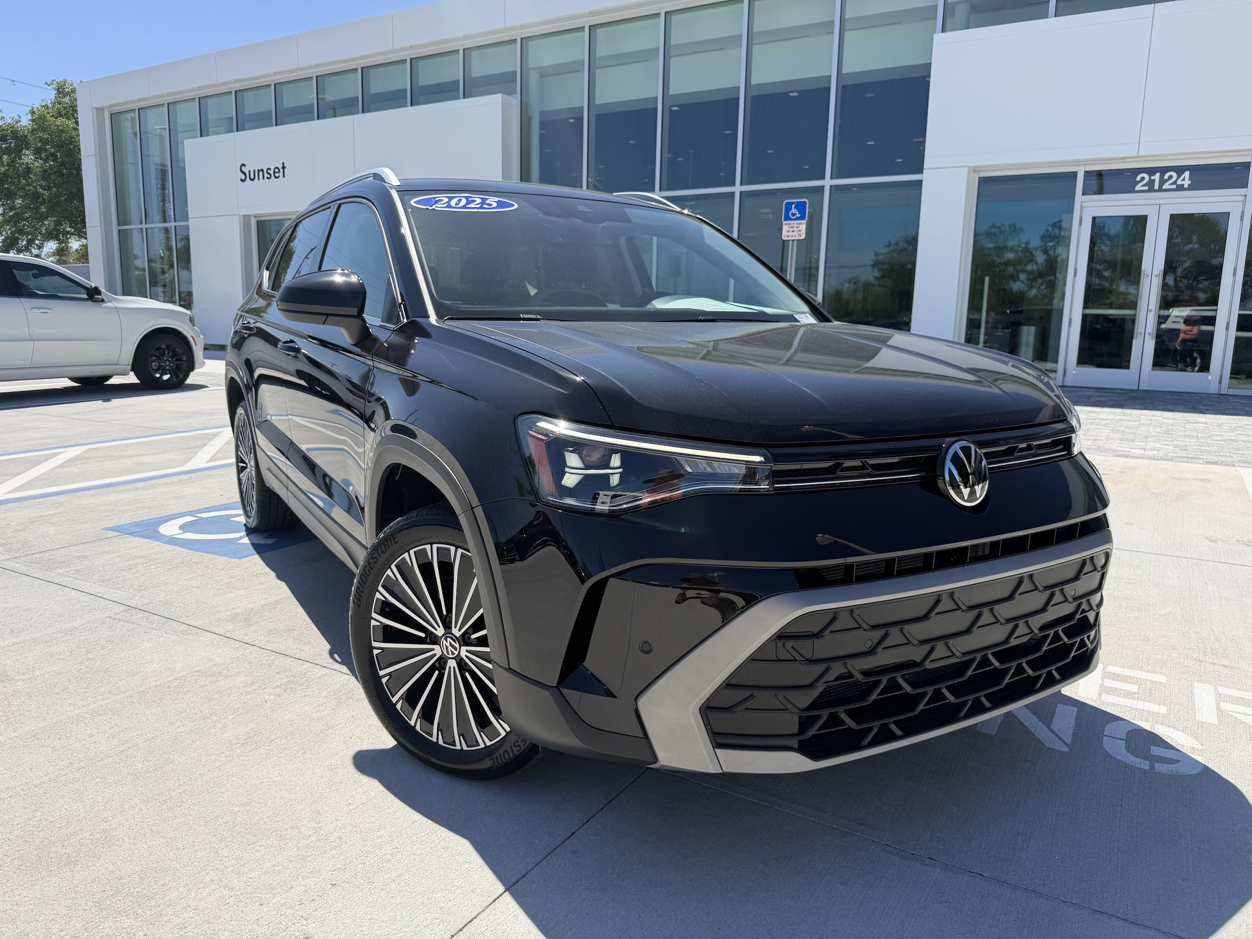 2025 Volkswagen Taos SE